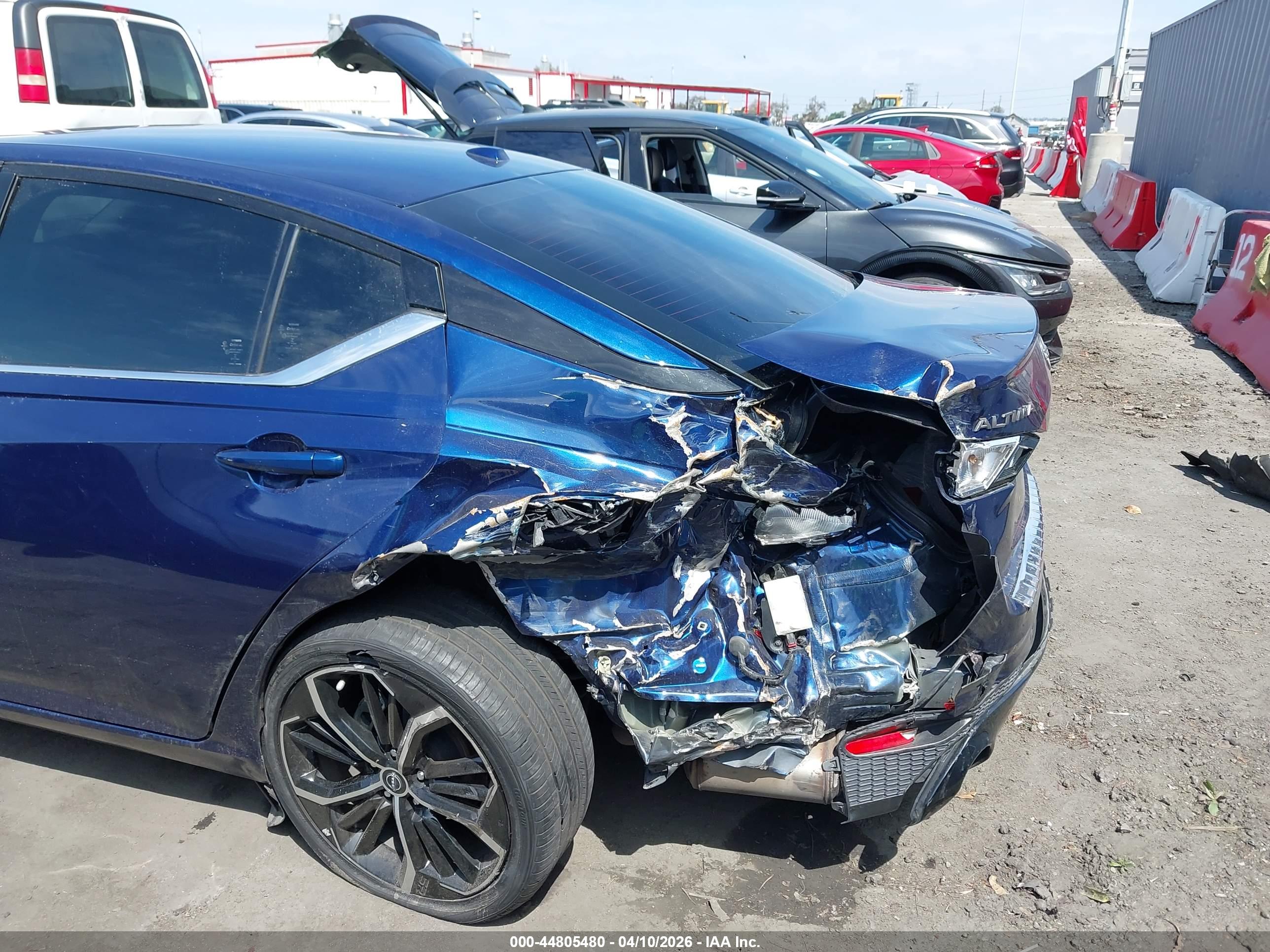 NISSAN ALTIMA image 6