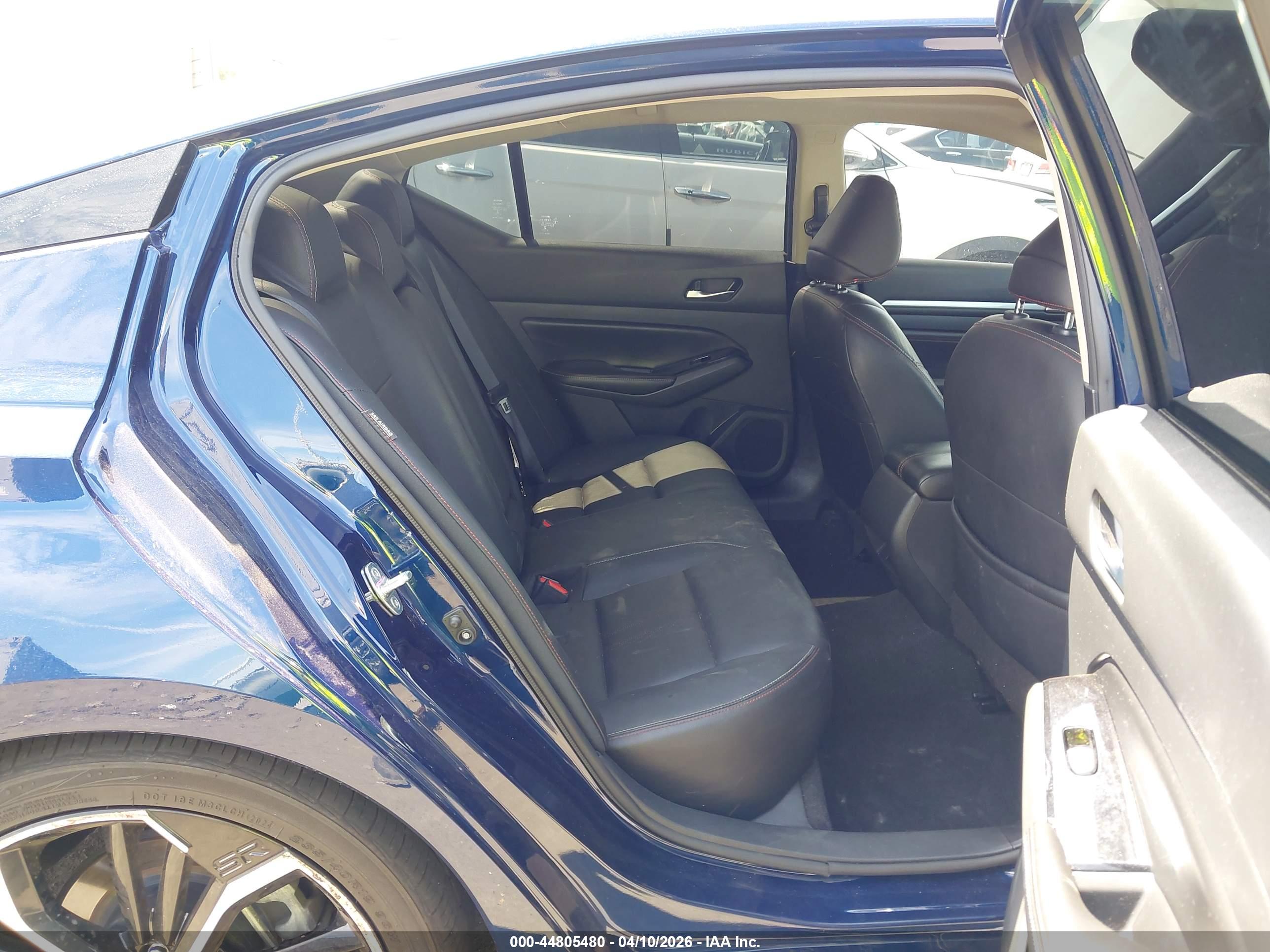 NISSAN ALTIMA image 8