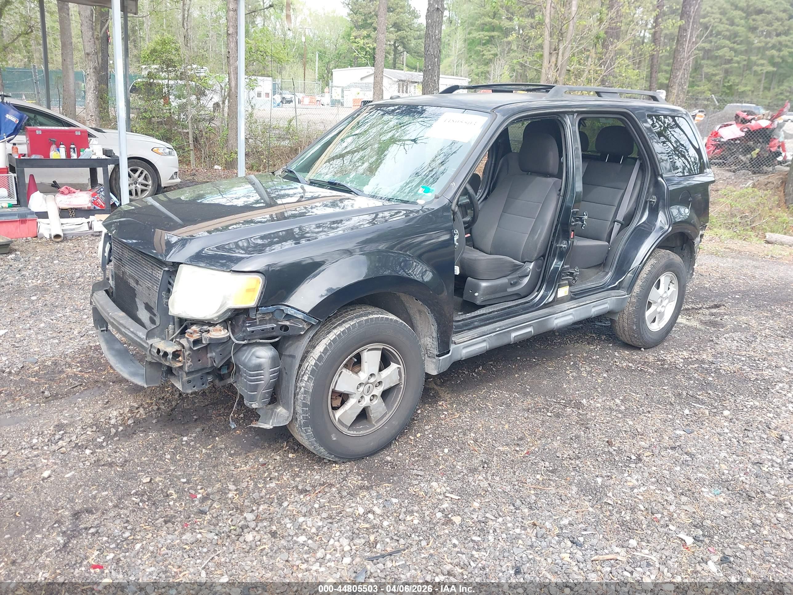 FORD ESCAPE image 2