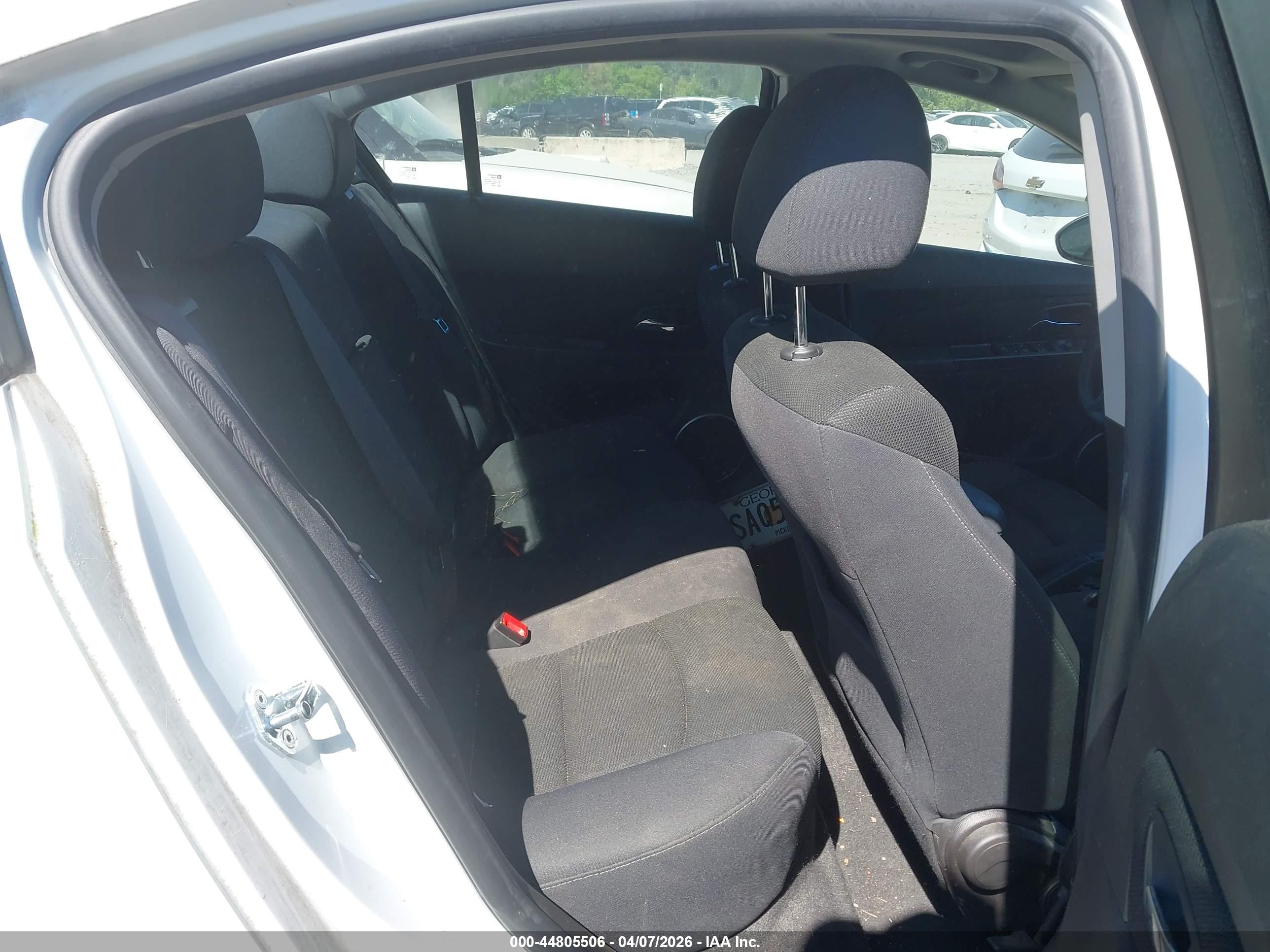 CHEVROLET CRUZE image 8