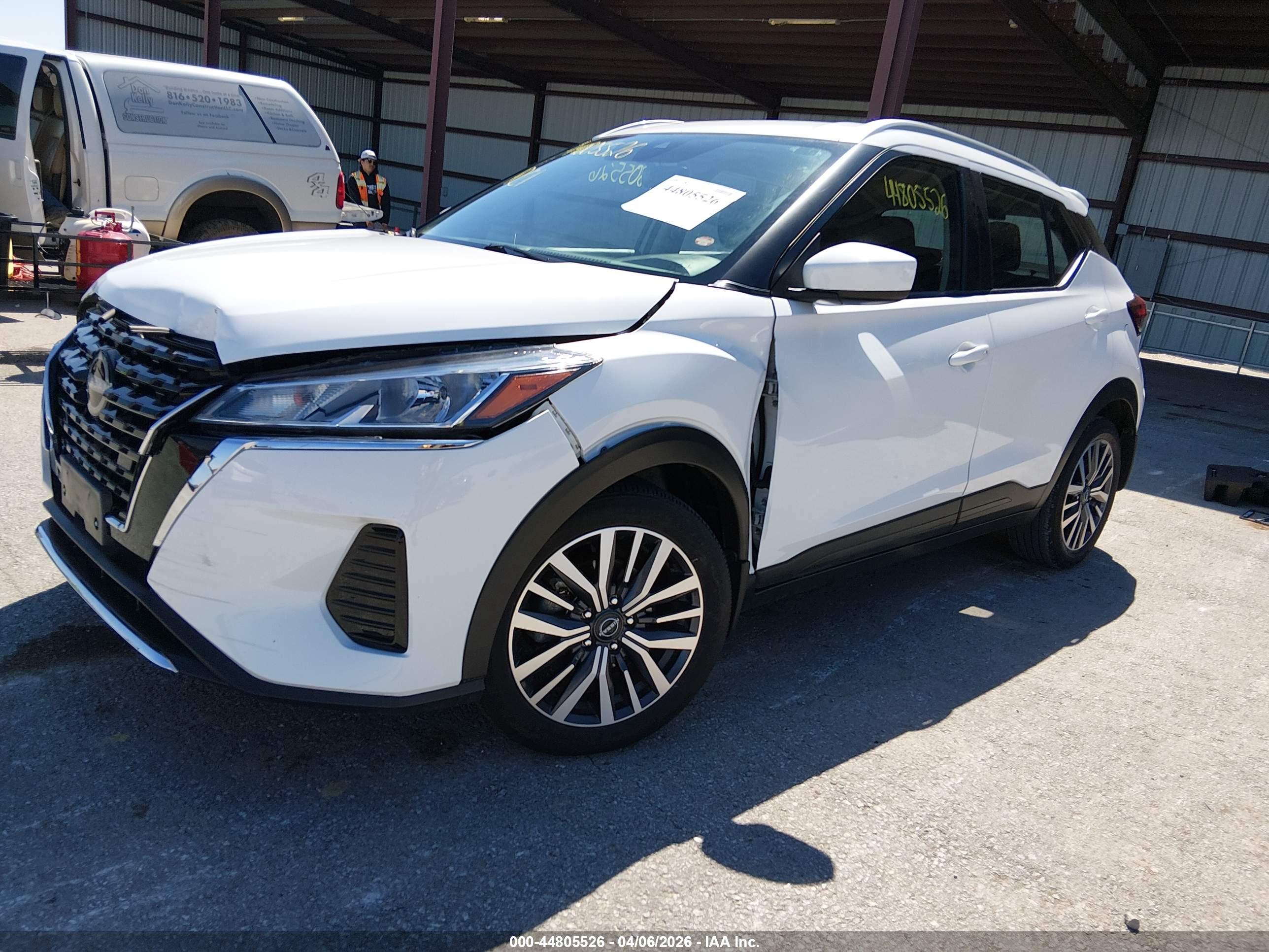 NISSAN KICKS image 2