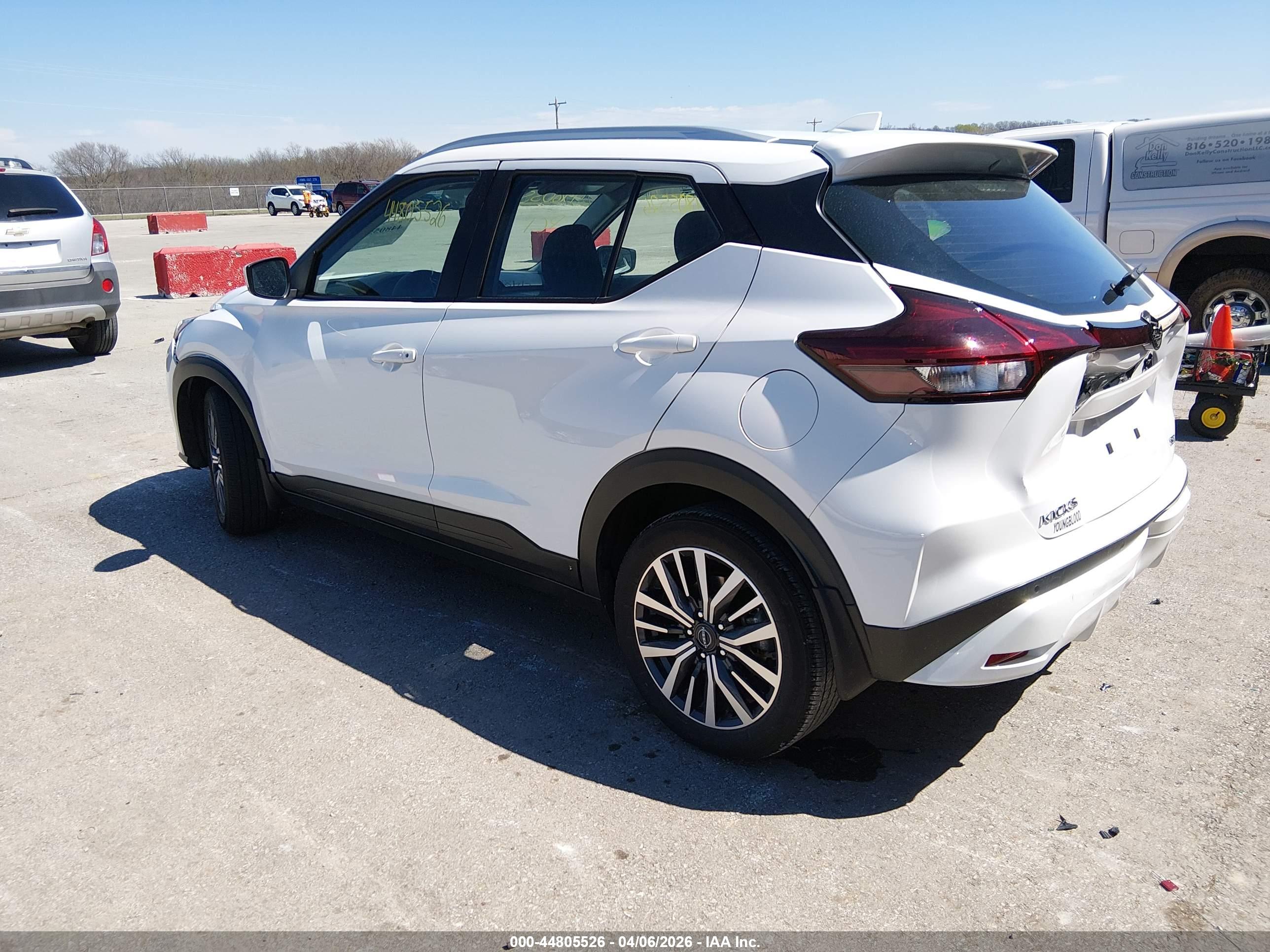 NISSAN KICKS image 3