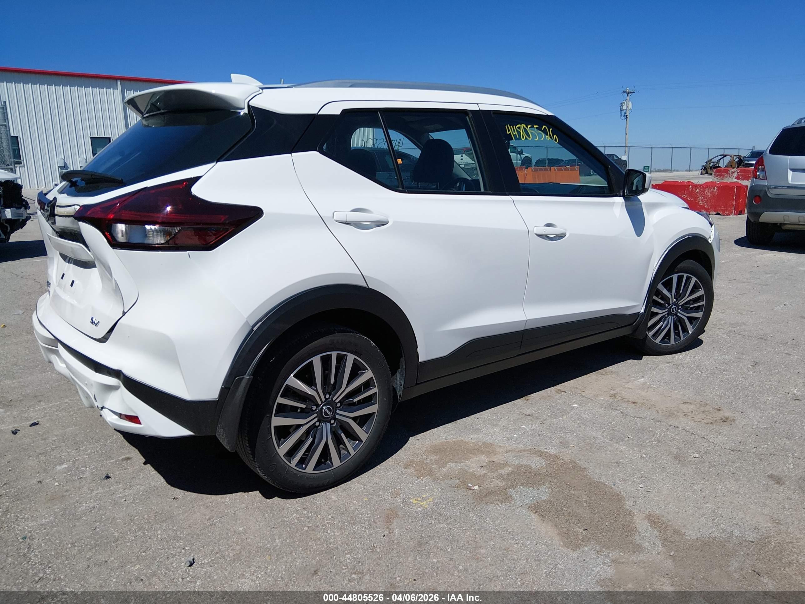 NISSAN KICKS image 4