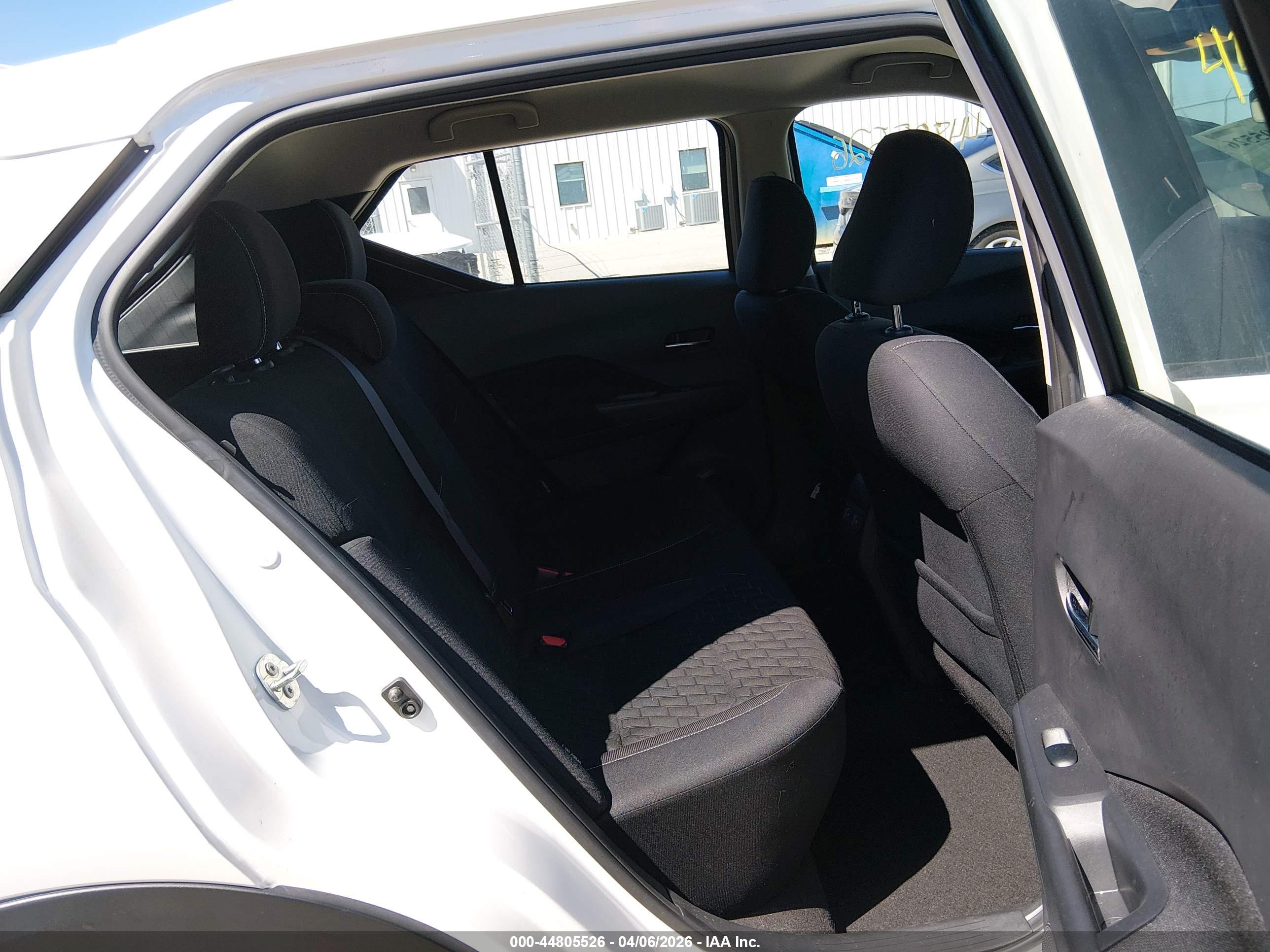 NISSAN KICKS image 8