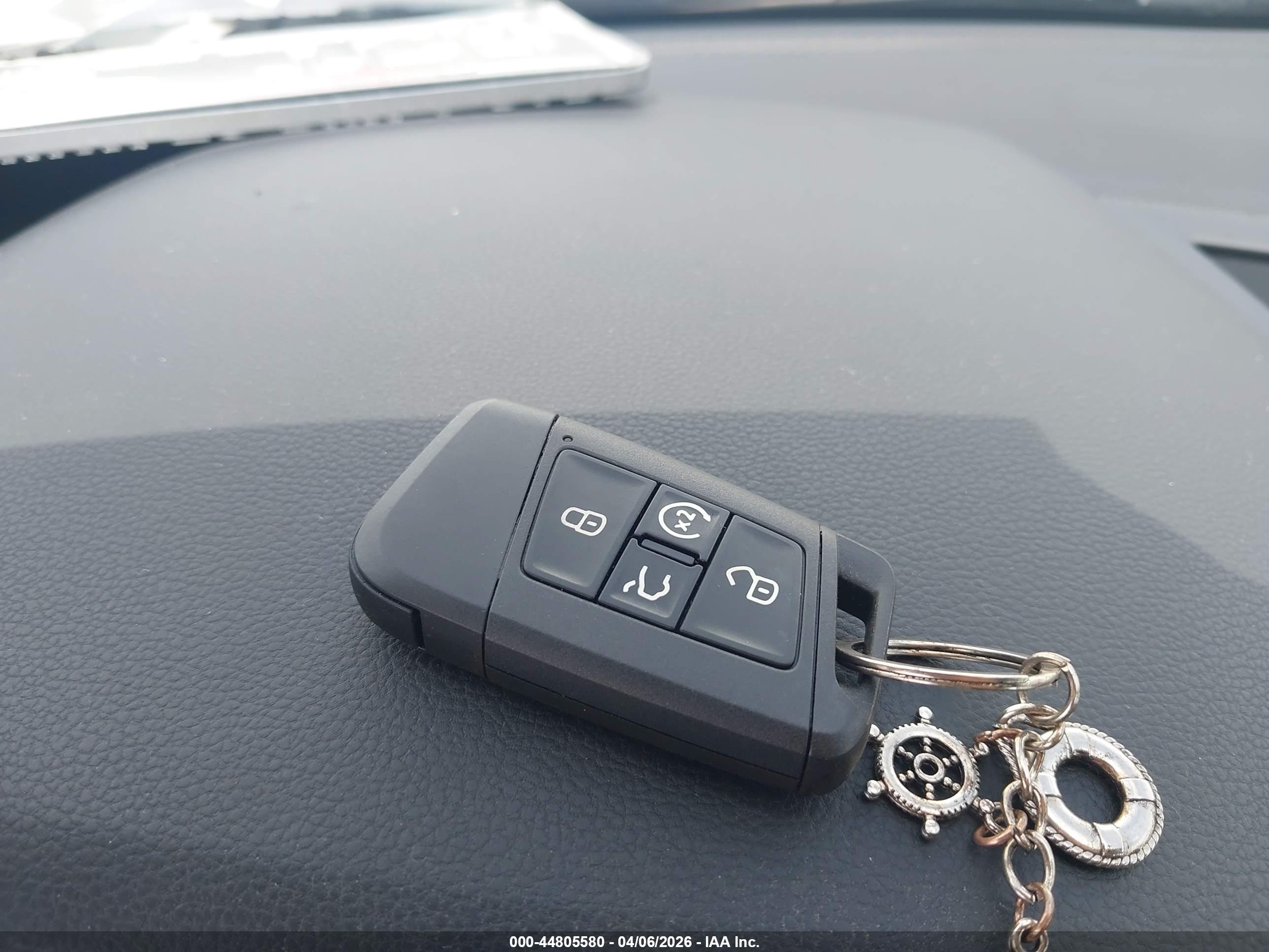 VOLKSWAGEN TIGUAN image 11