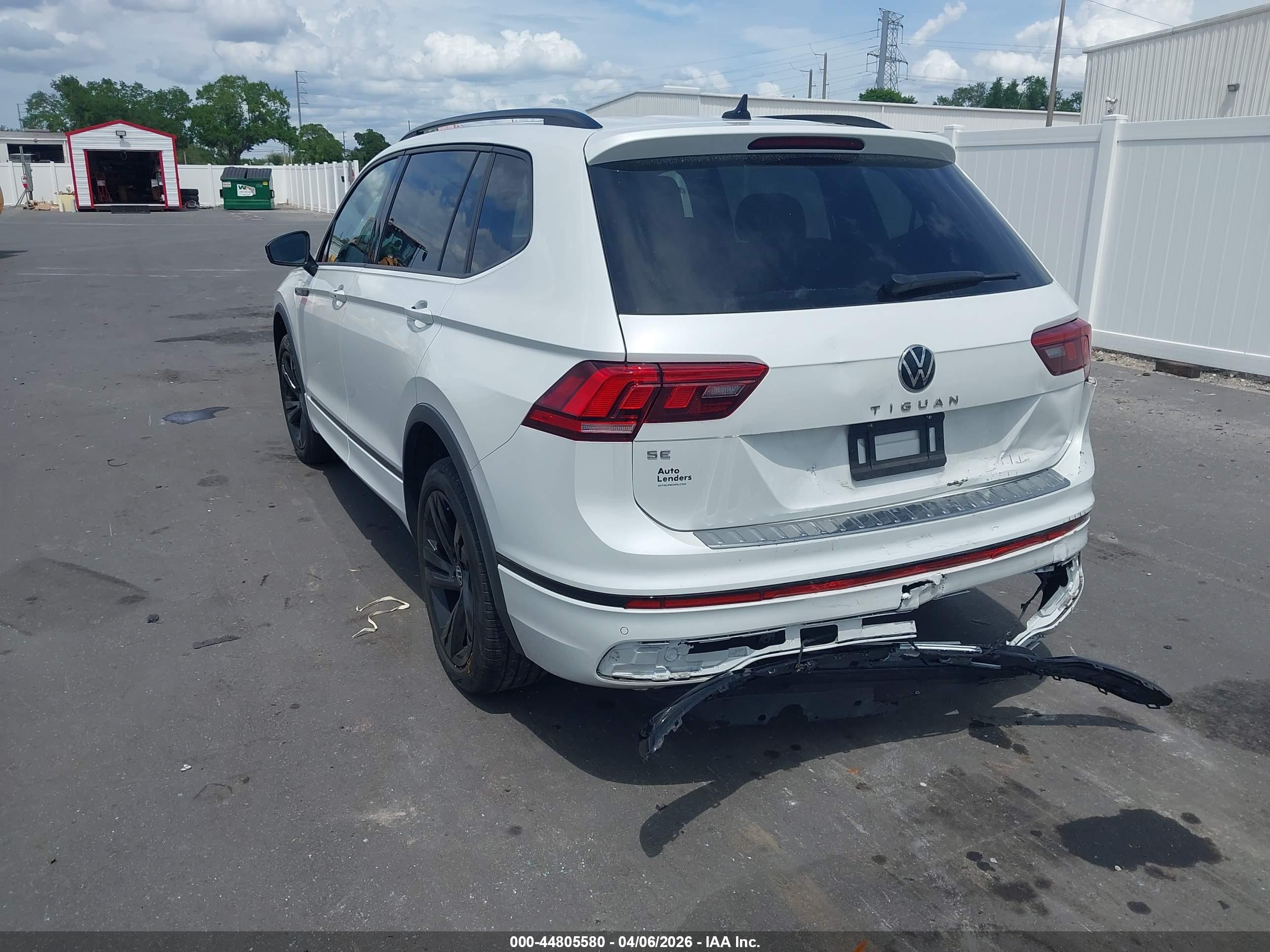 VOLKSWAGEN TIGUAN image 3