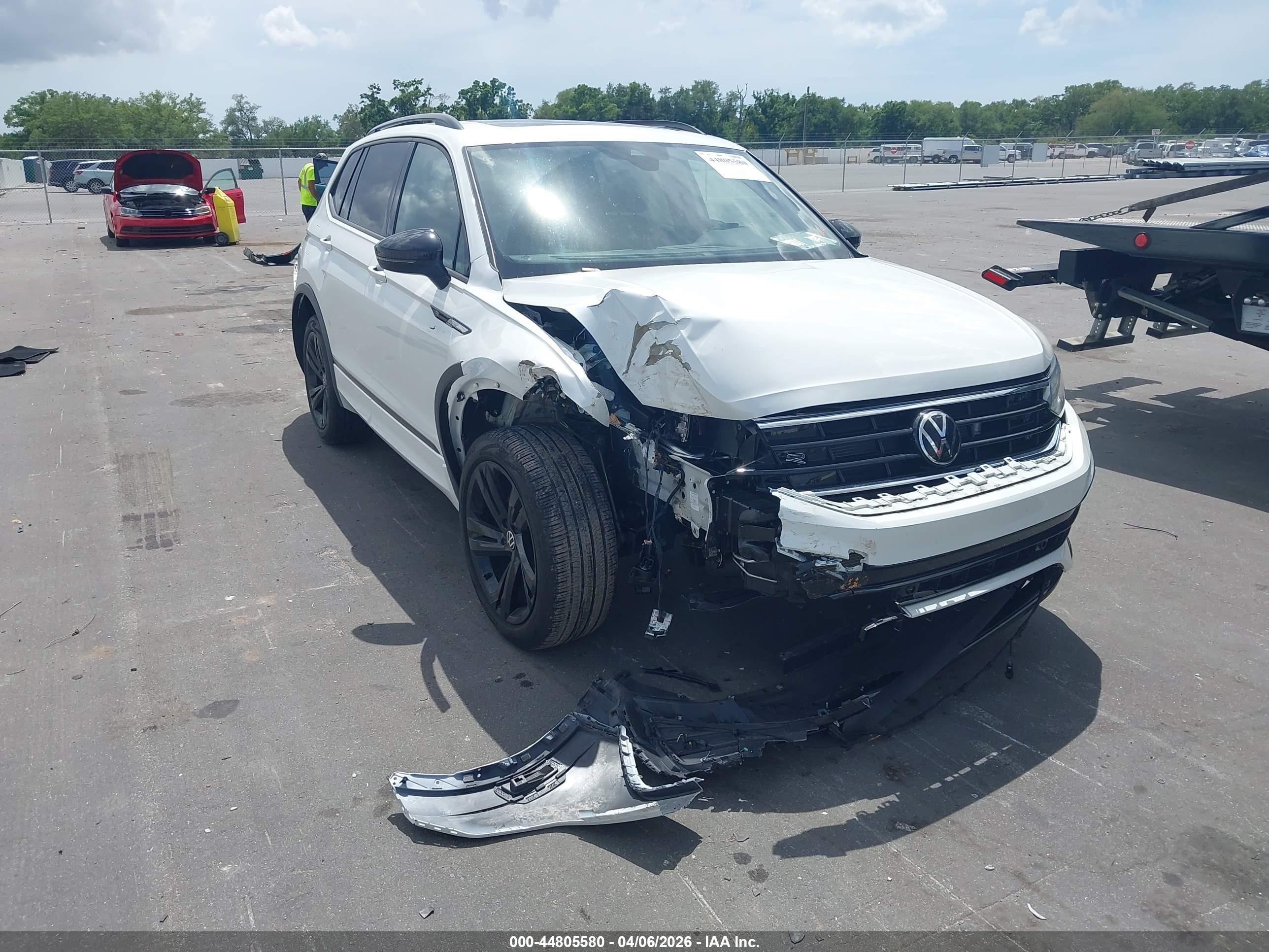 VOLKSWAGEN TIGUAN image 6