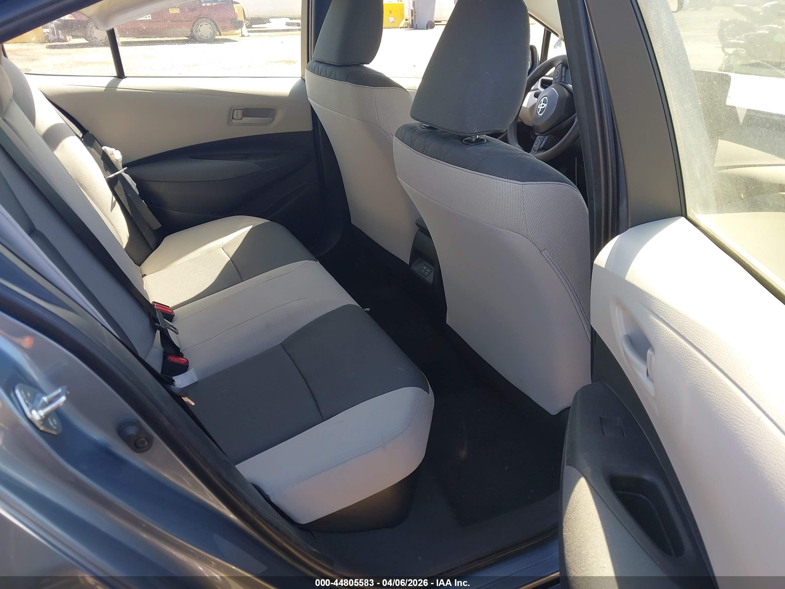 TOYOTA COROLLA image 8