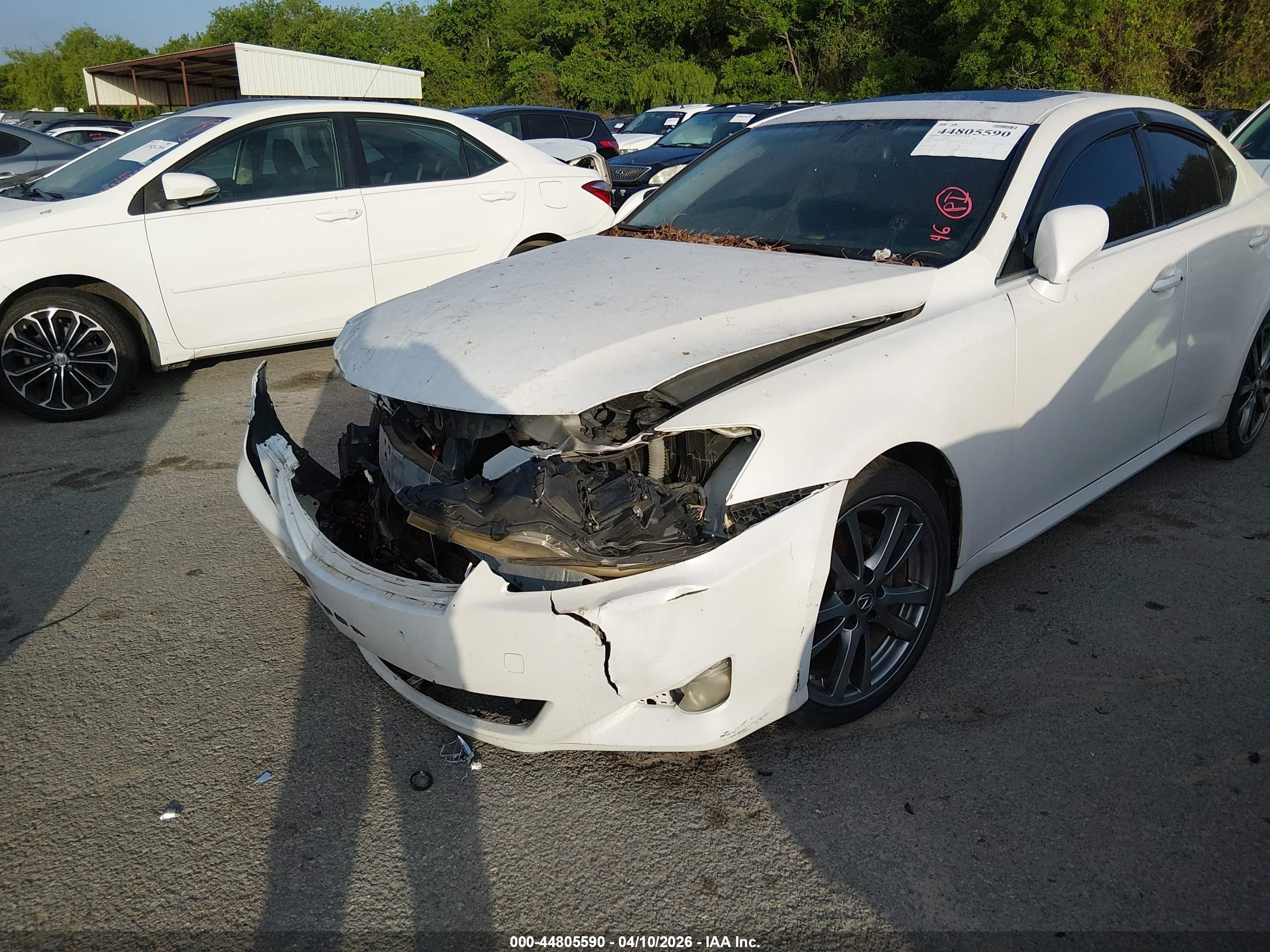 LEXUS IS image 2