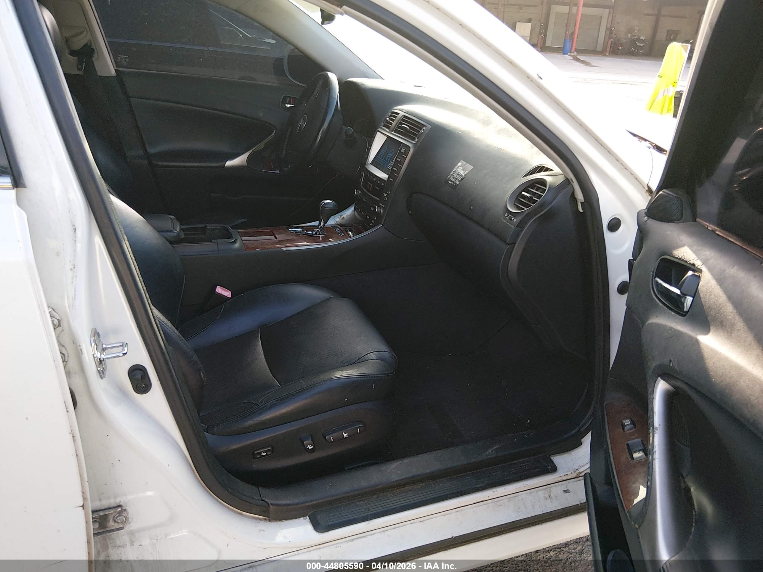 LEXUS IS image 5