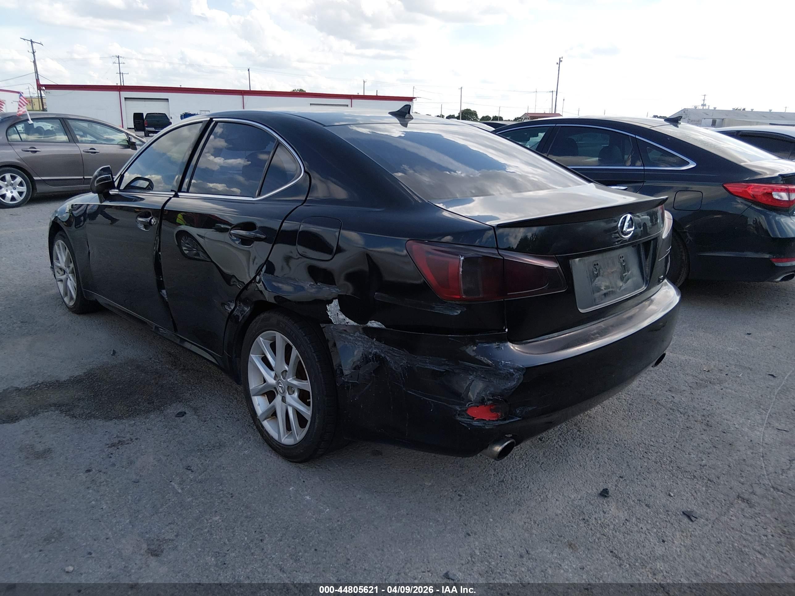 LEXUS IS image 3