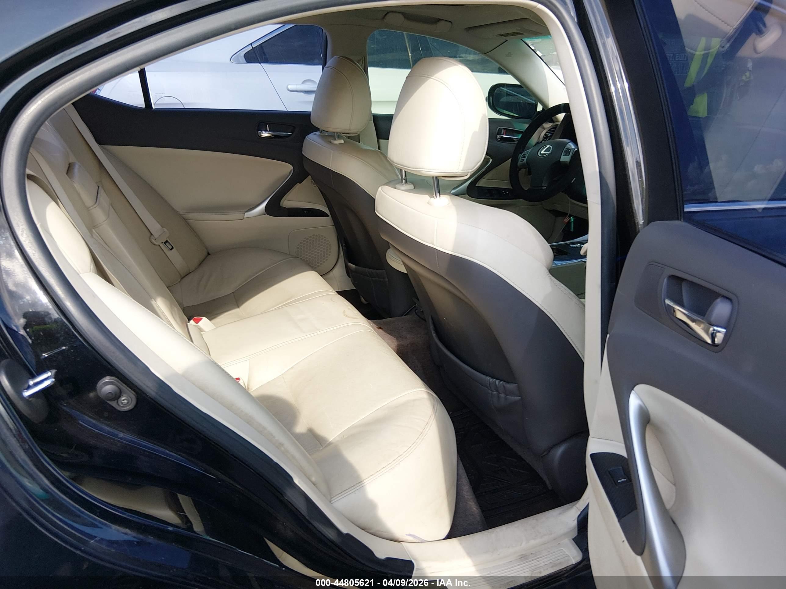LEXUS IS image 8