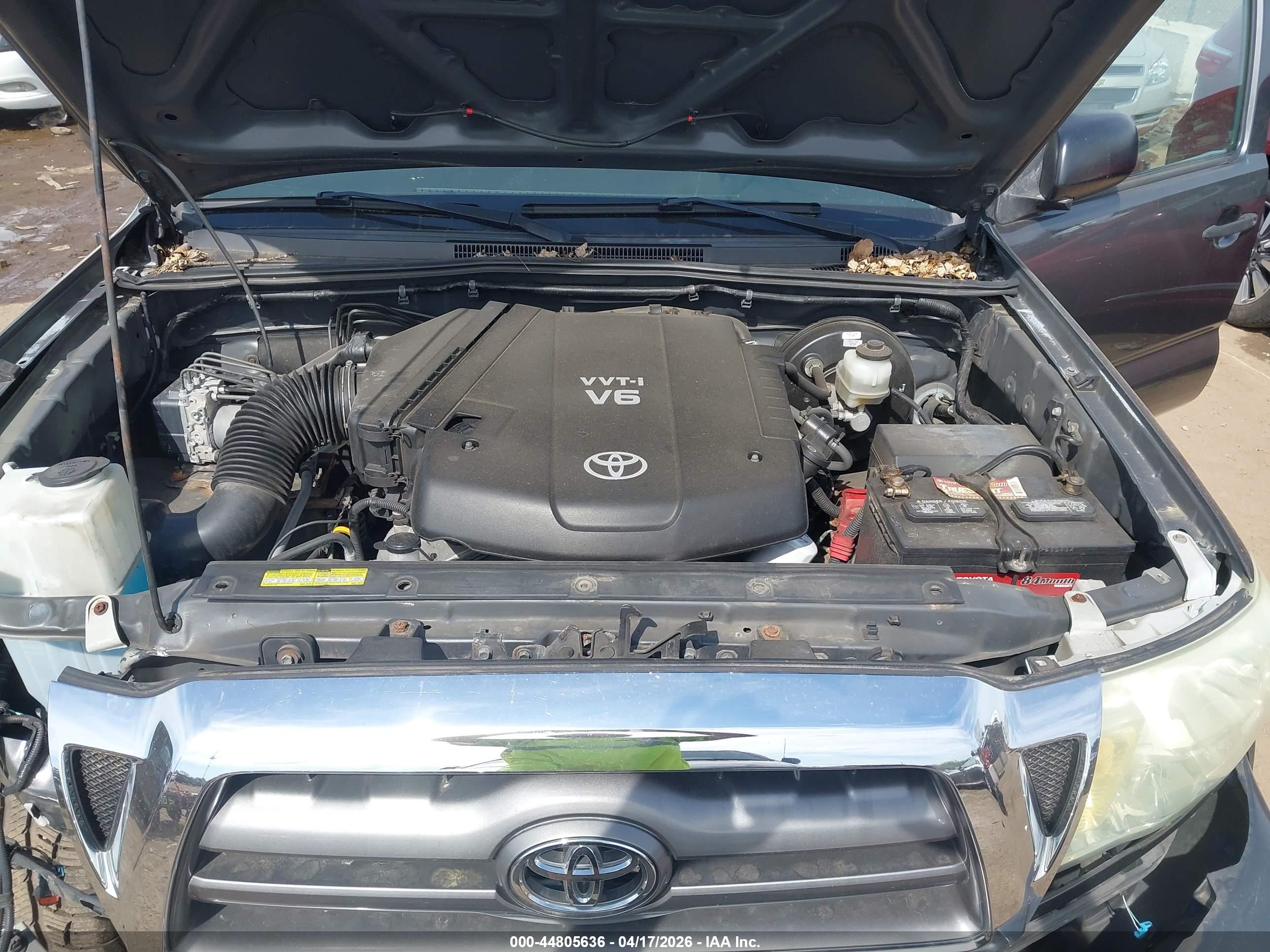 TOYOTA TACOMA image 10