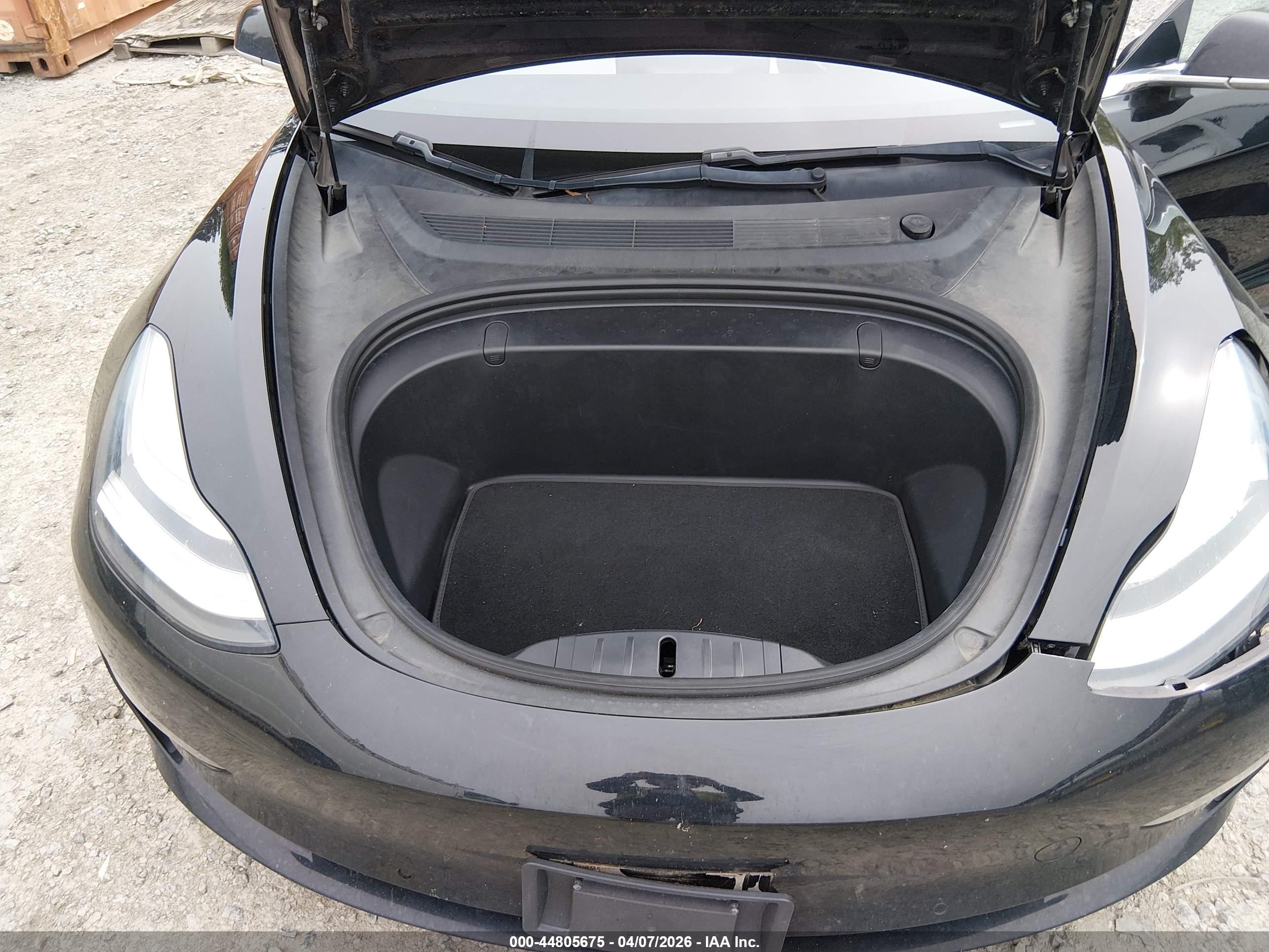 TESLA MODEL image 10