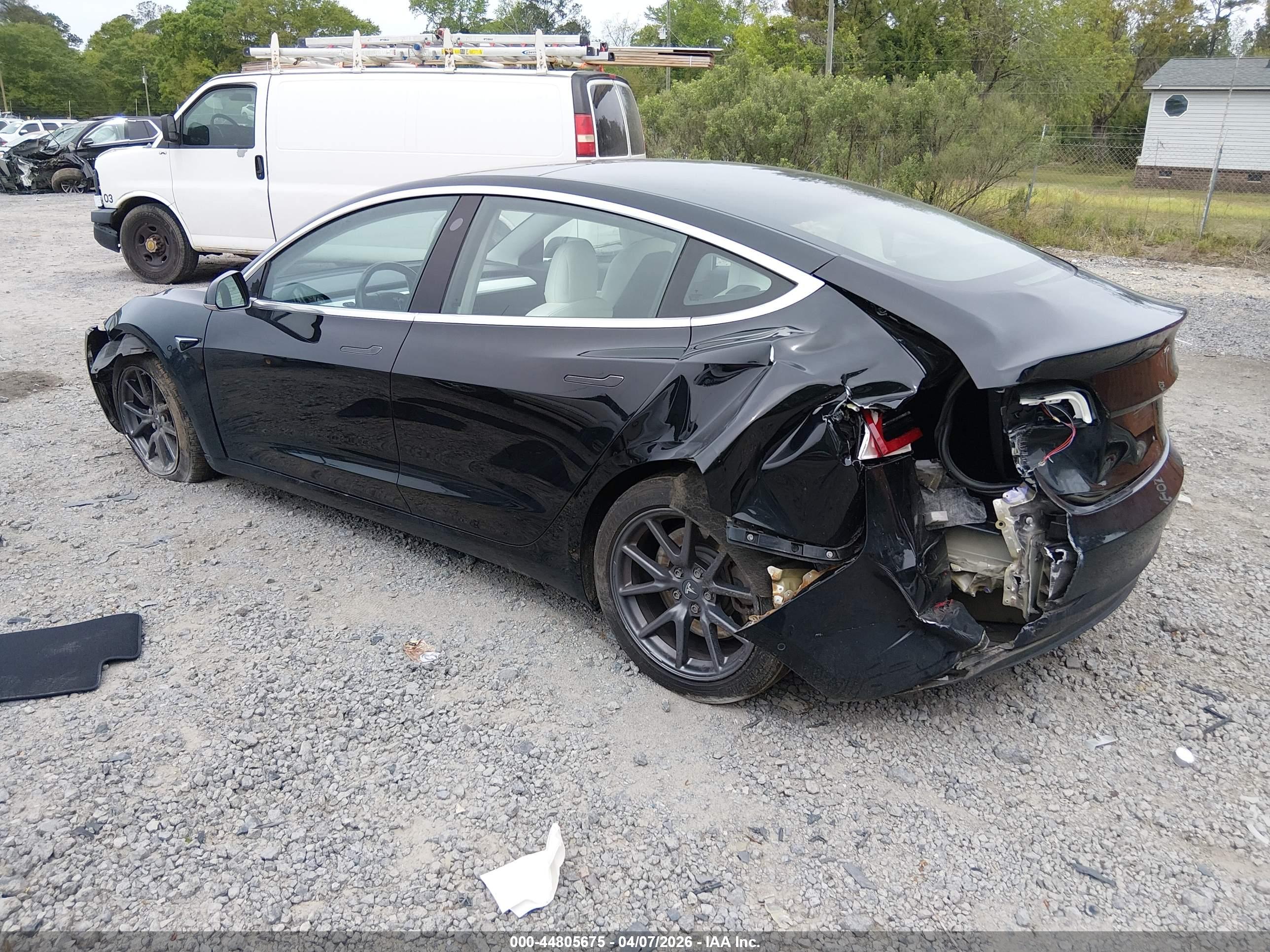 TESLA MODEL image 3