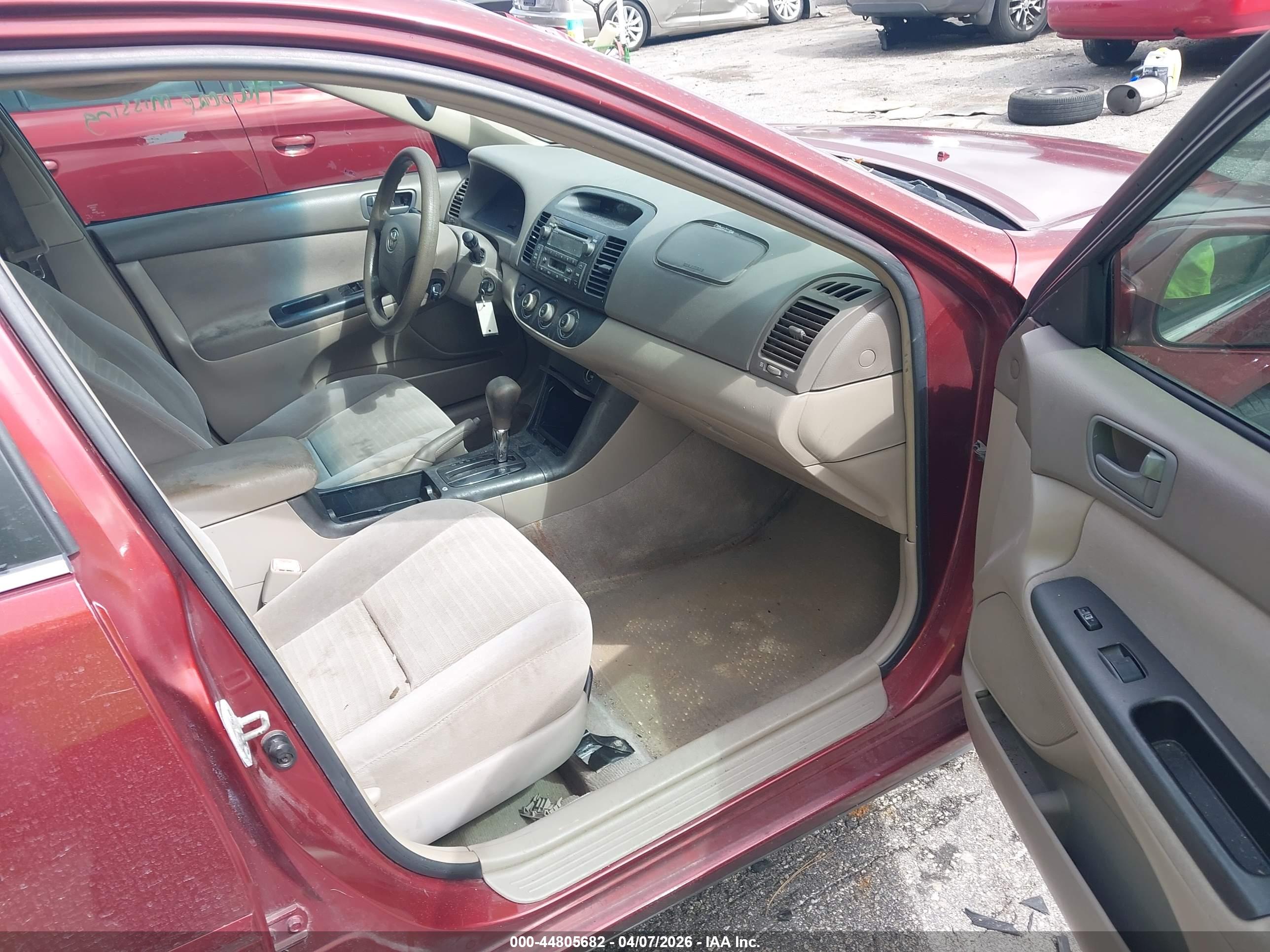TOYOTA CAMRY image 5