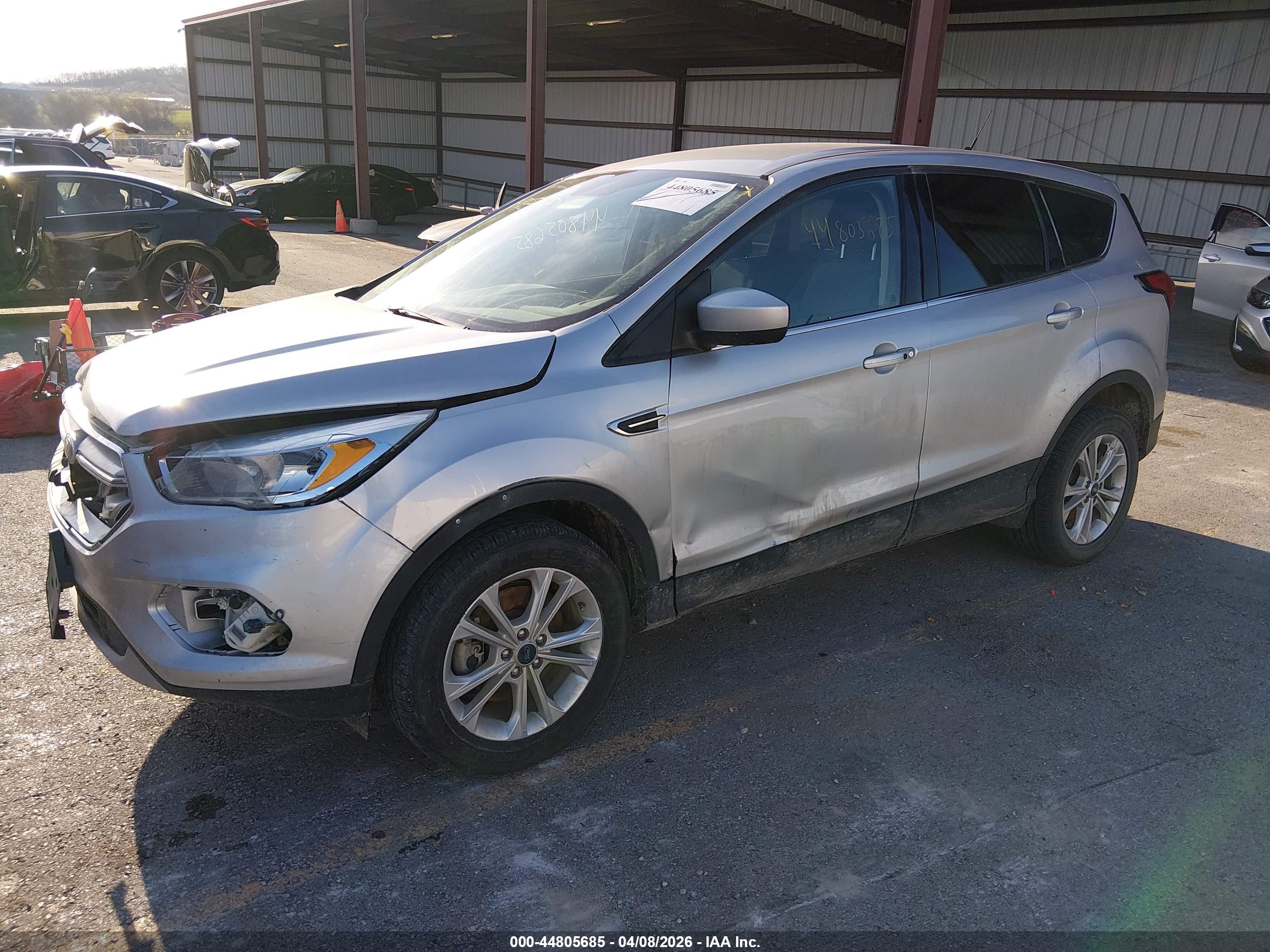 FORD ESCAPE image 2