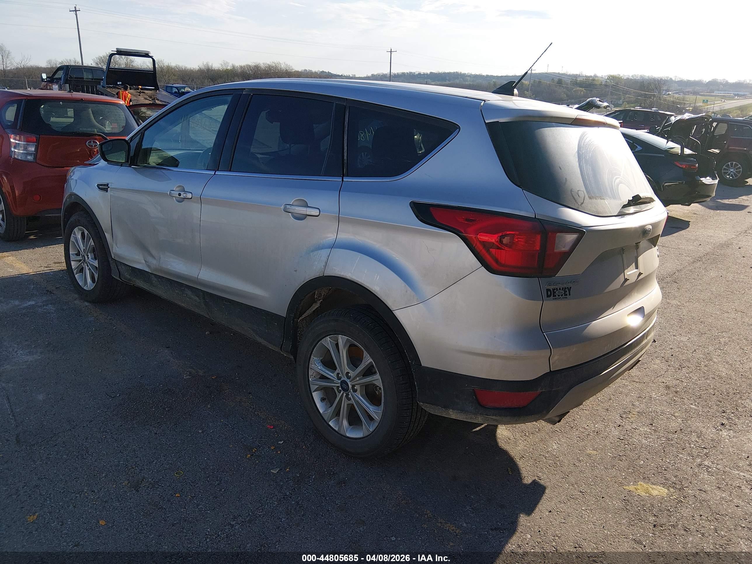 FORD ESCAPE image 3