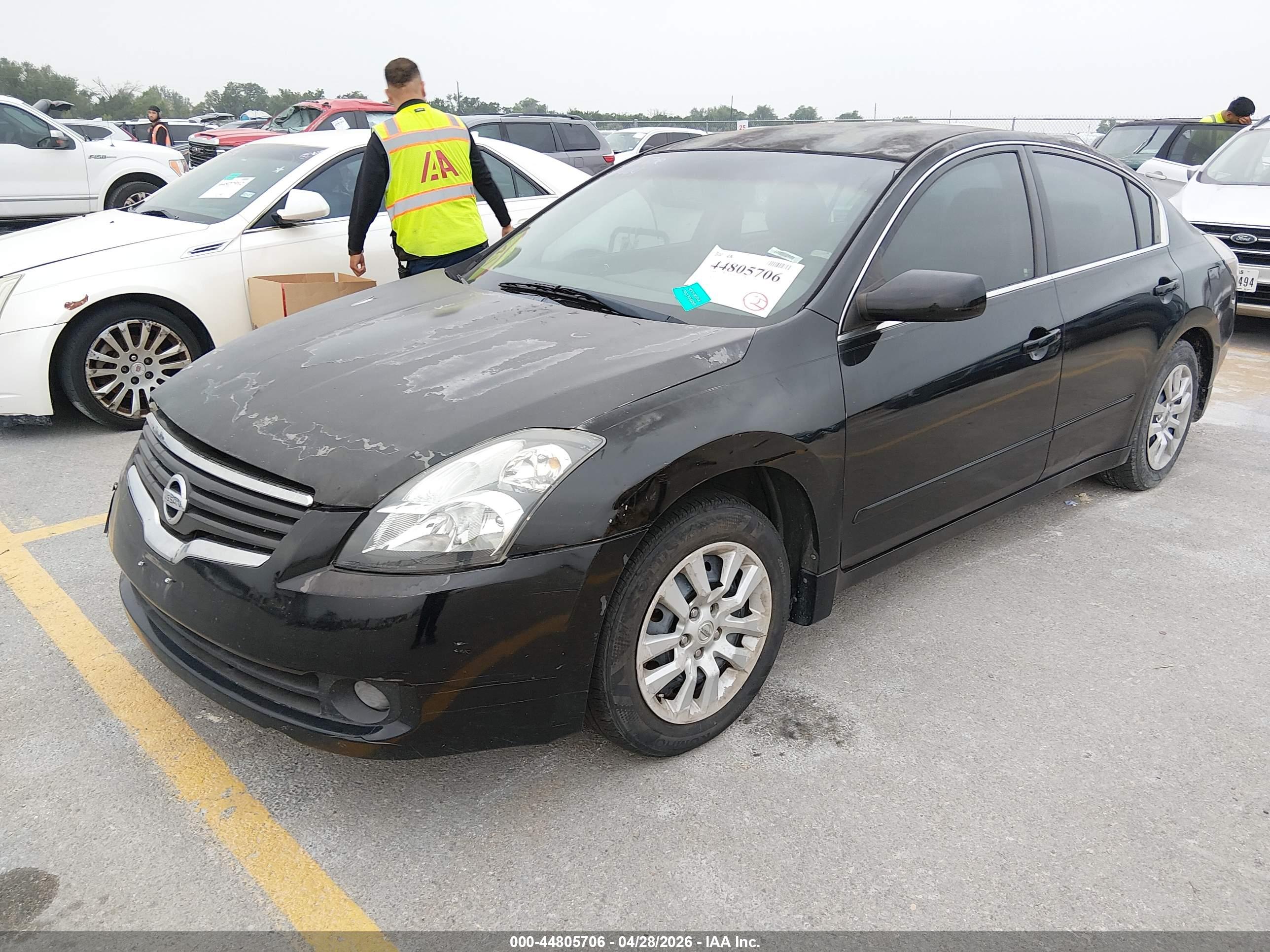NISSAN ALTIMA image 2