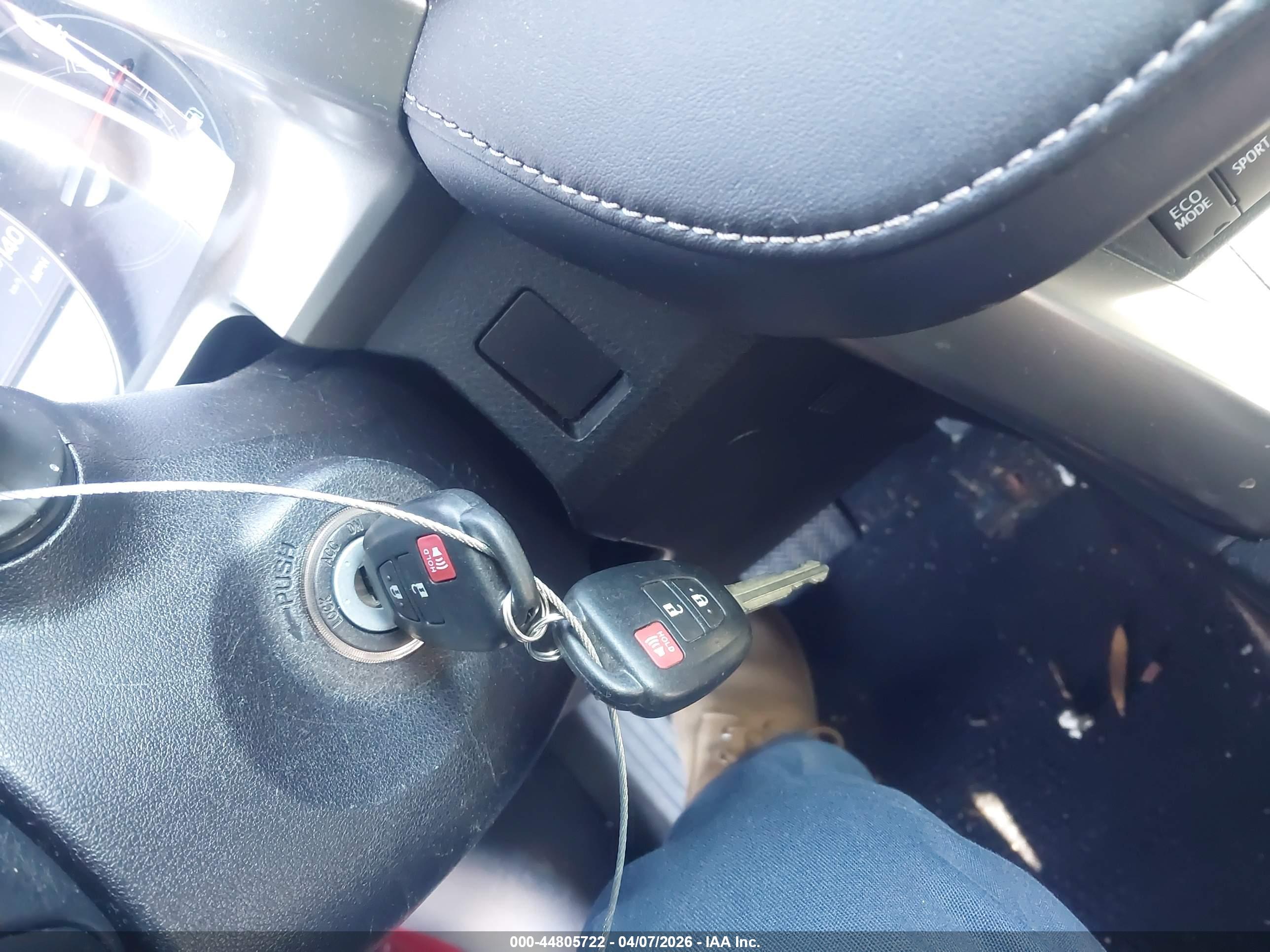 TOYOTA RAV4 image 11