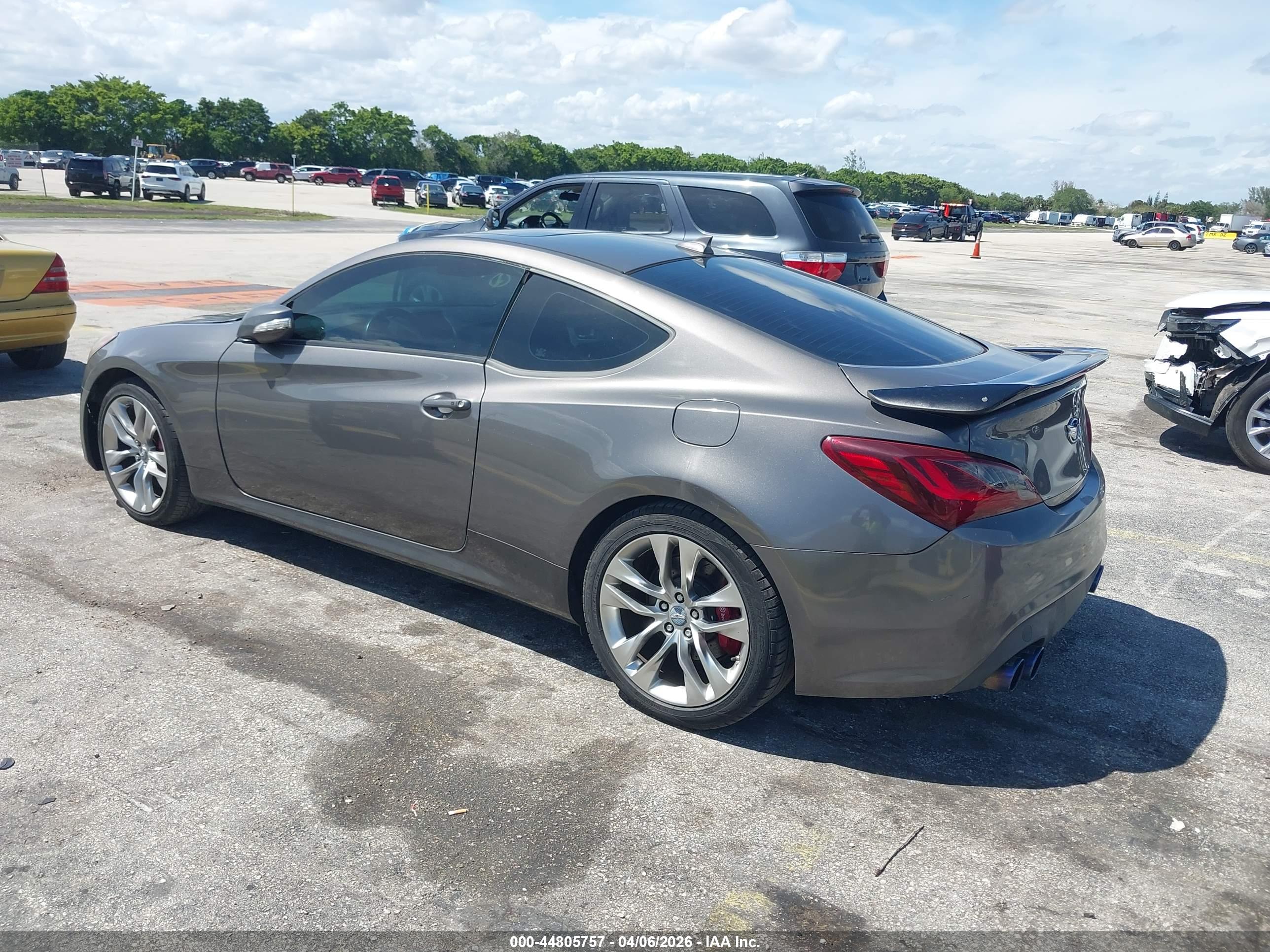 HYUNDAI GENESIS image 3