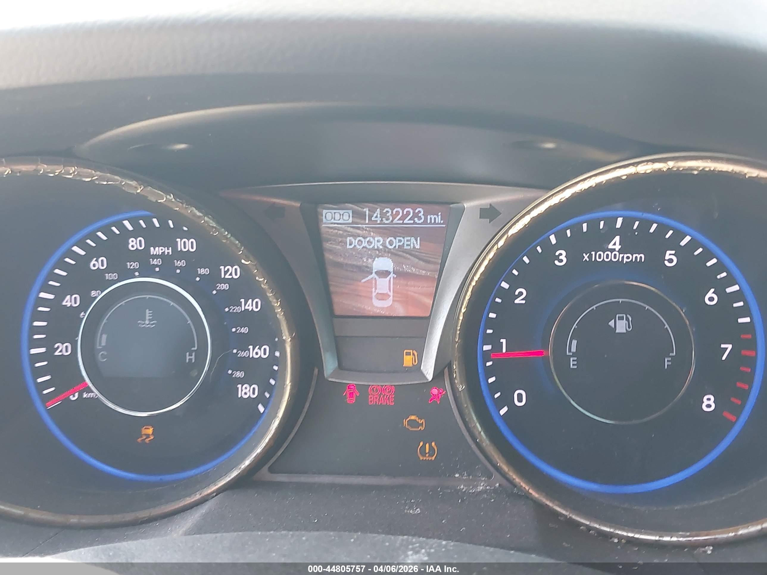 HYUNDAI GENESIS image 7