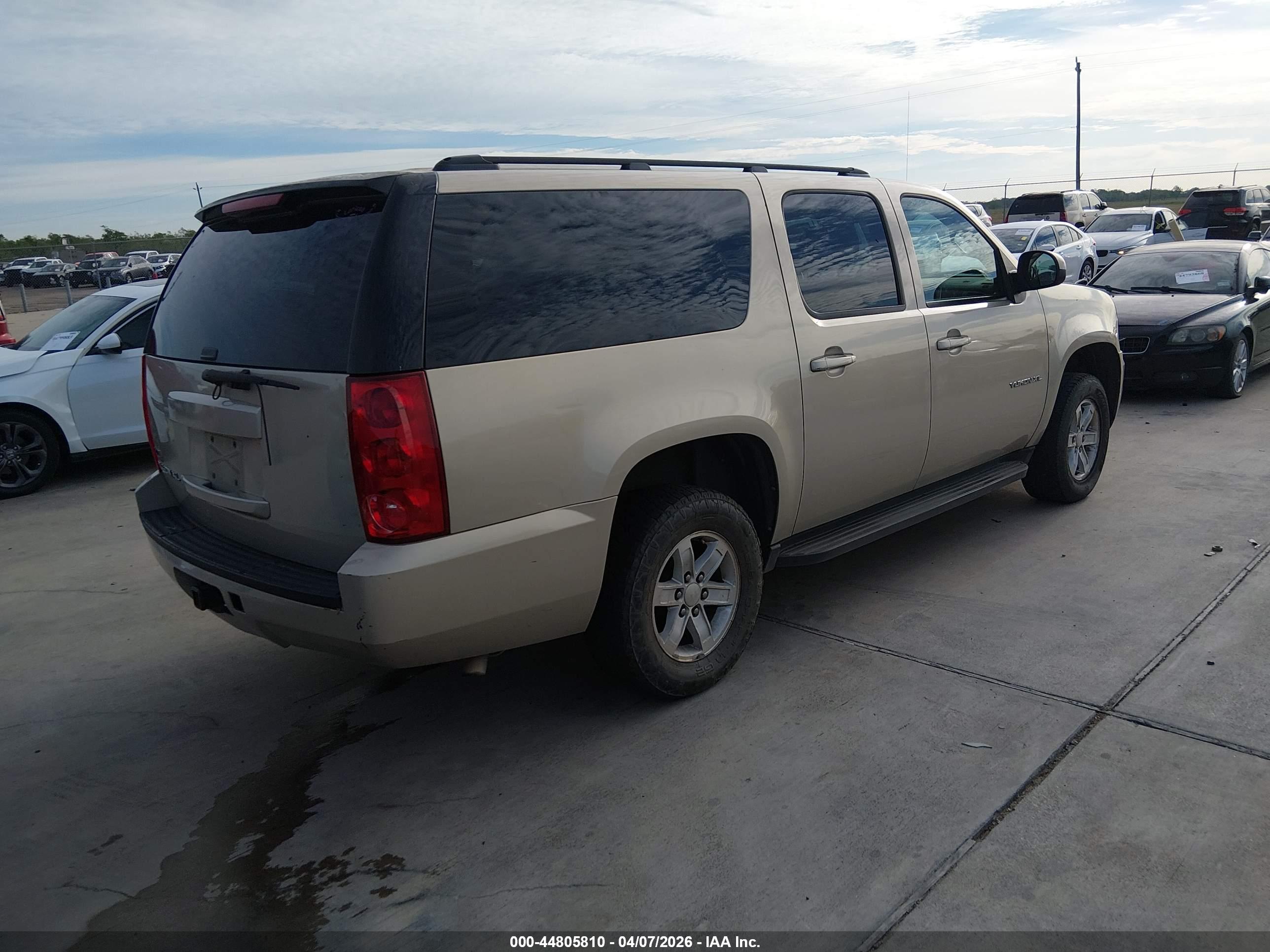 GMC YUKON image 4
