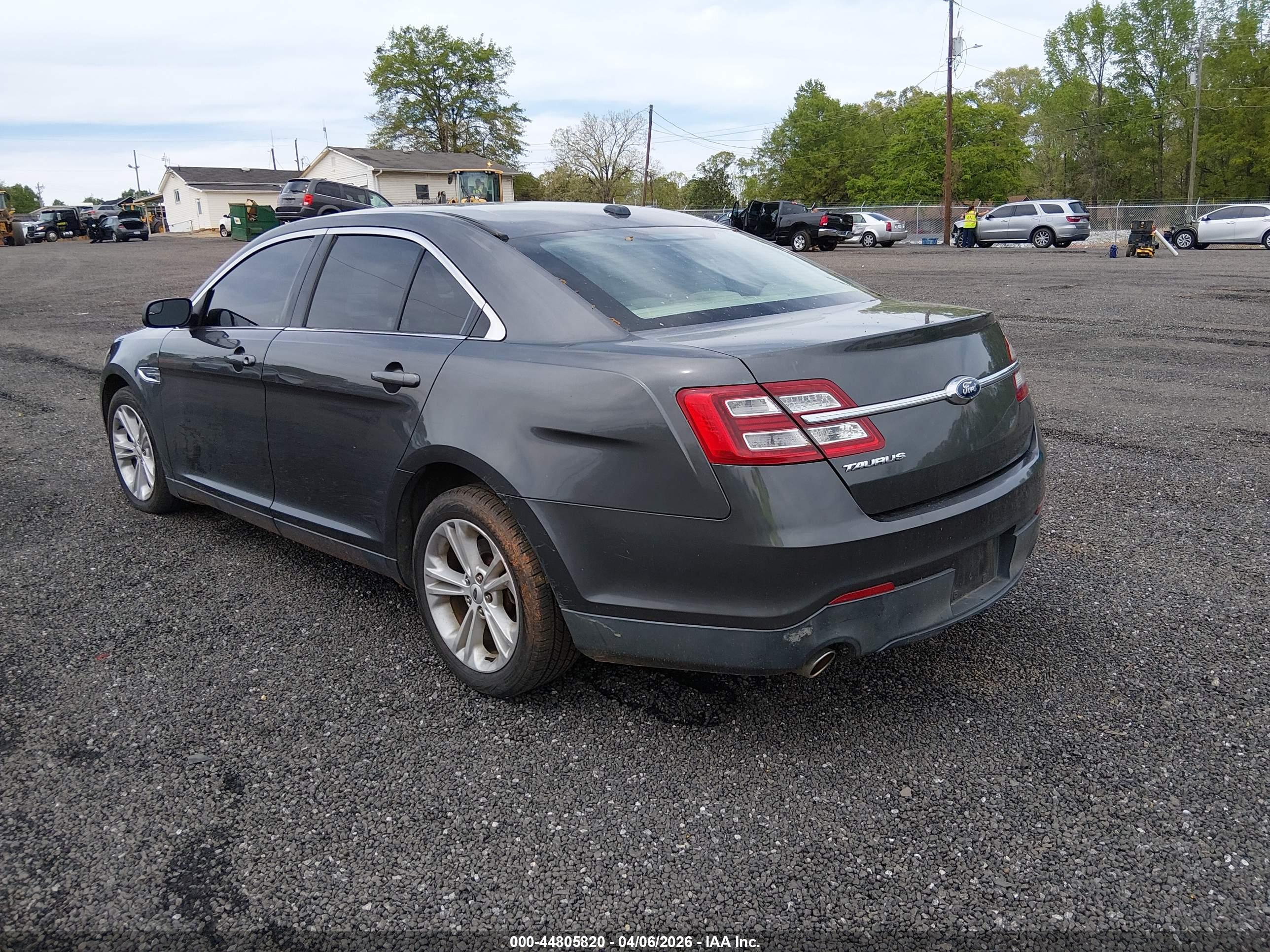 FORD TAURUS image 3