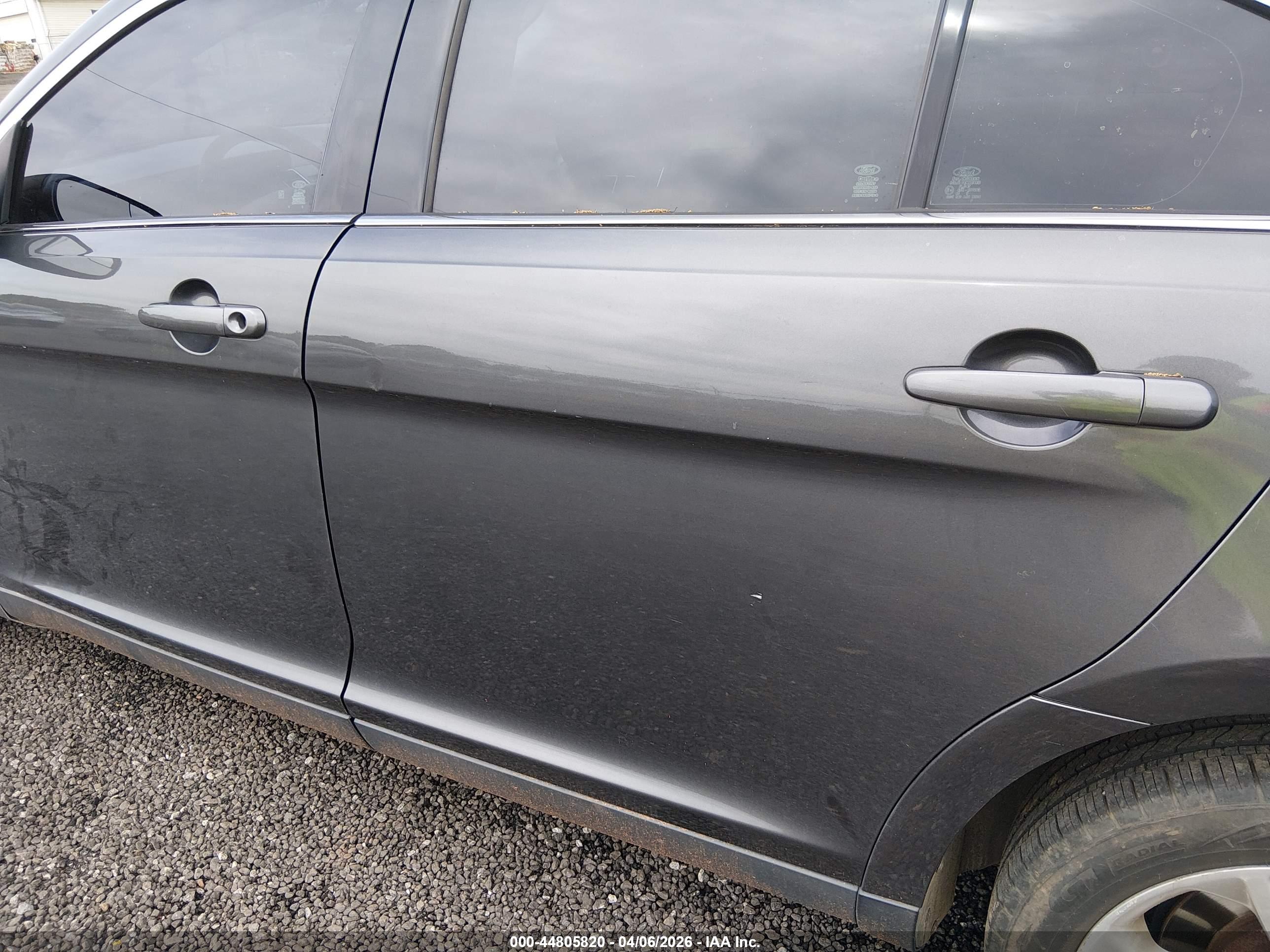 FORD TAURUS image 6
