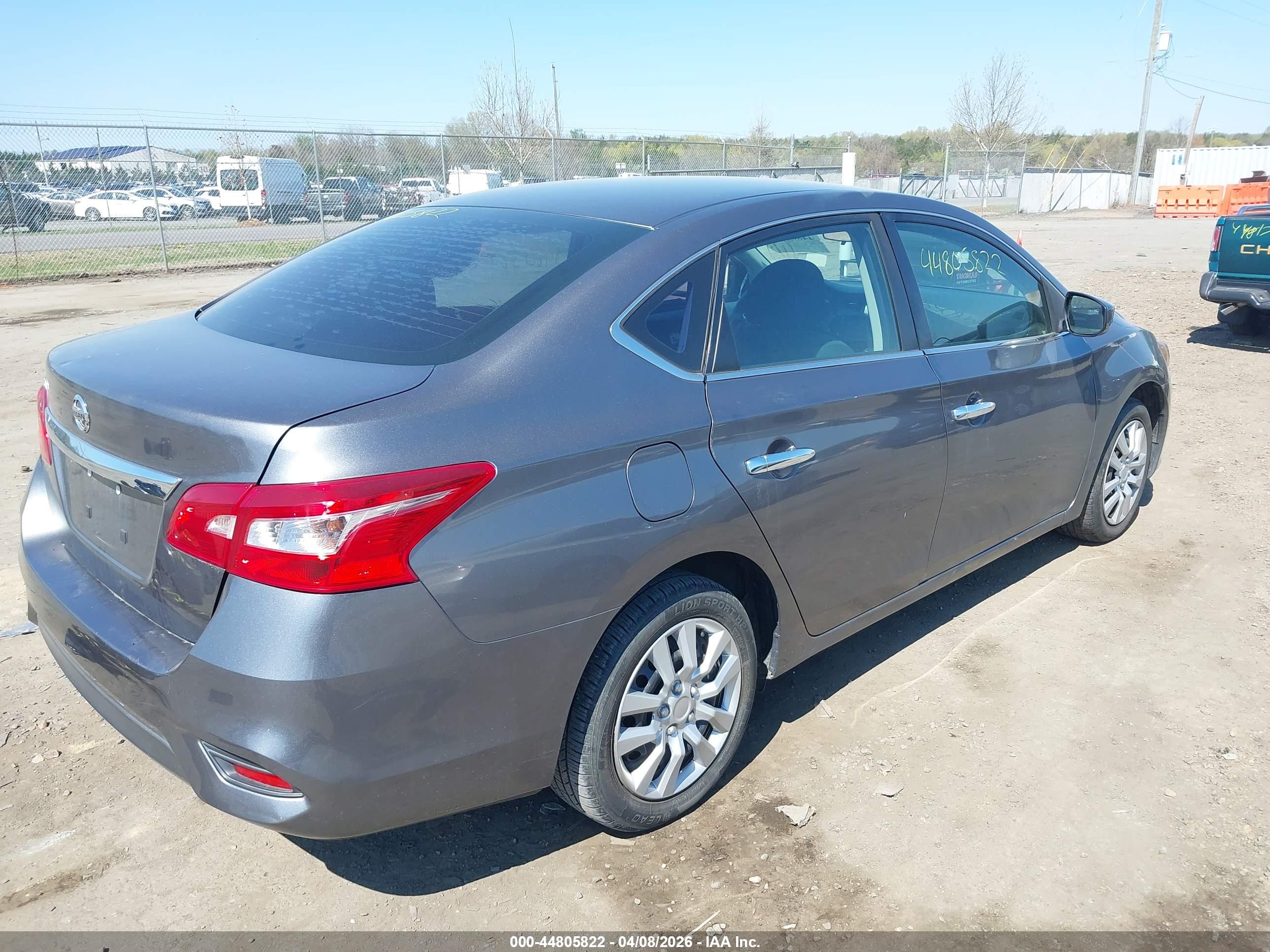 NISSAN SENTRA image 4