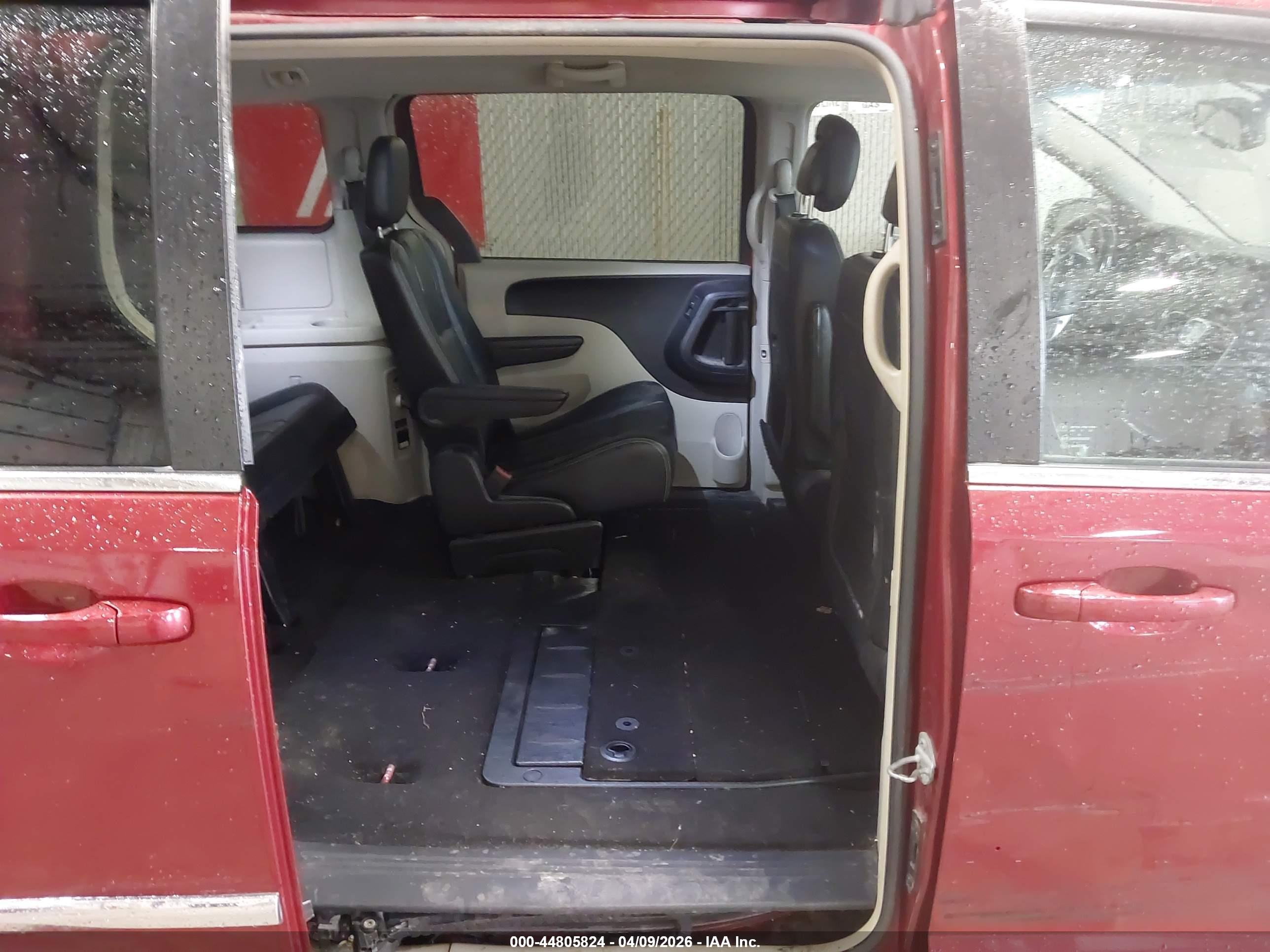 CHRYSLER TOWN image 8