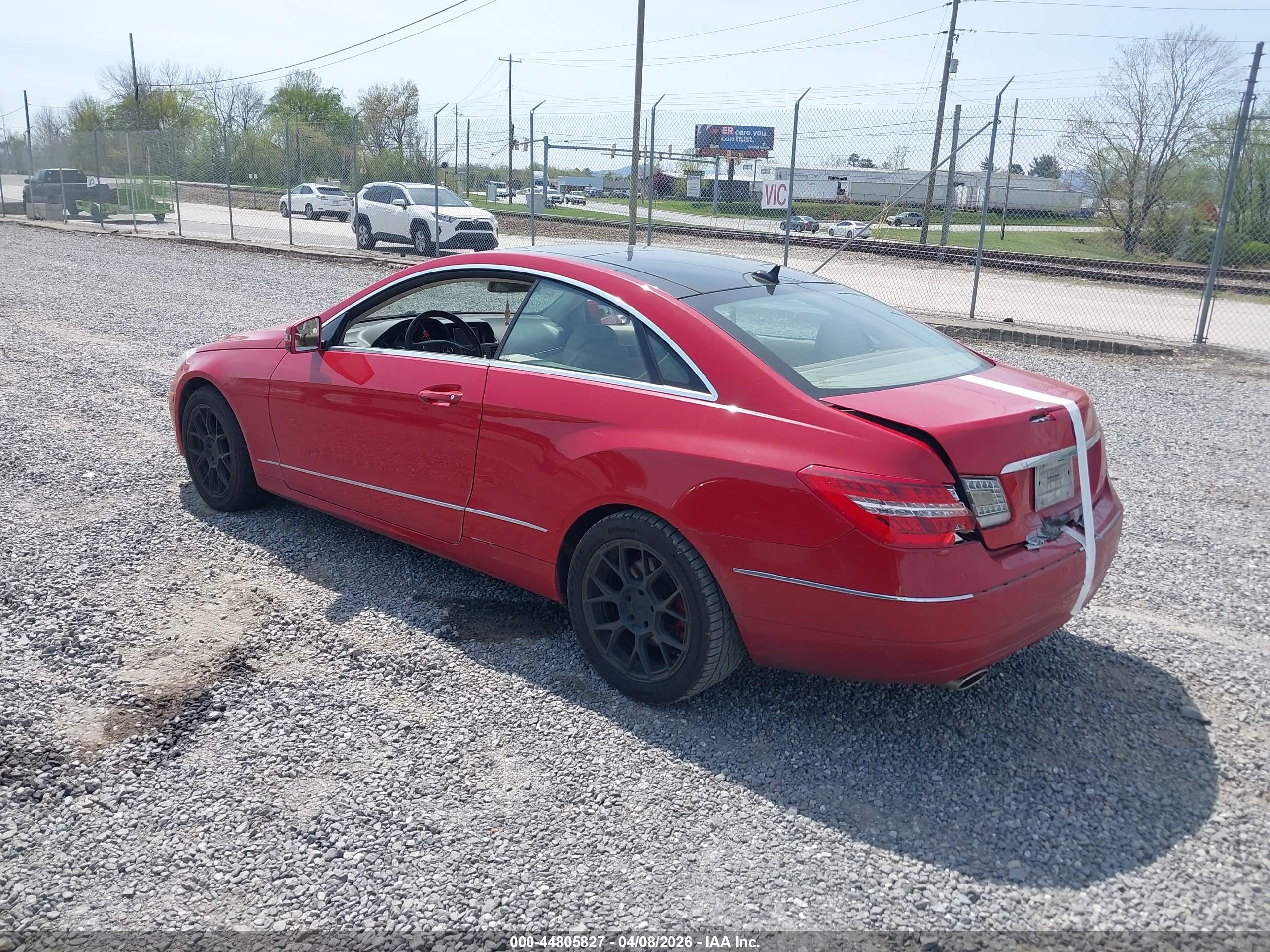MERCEDES-BENZ E image 3