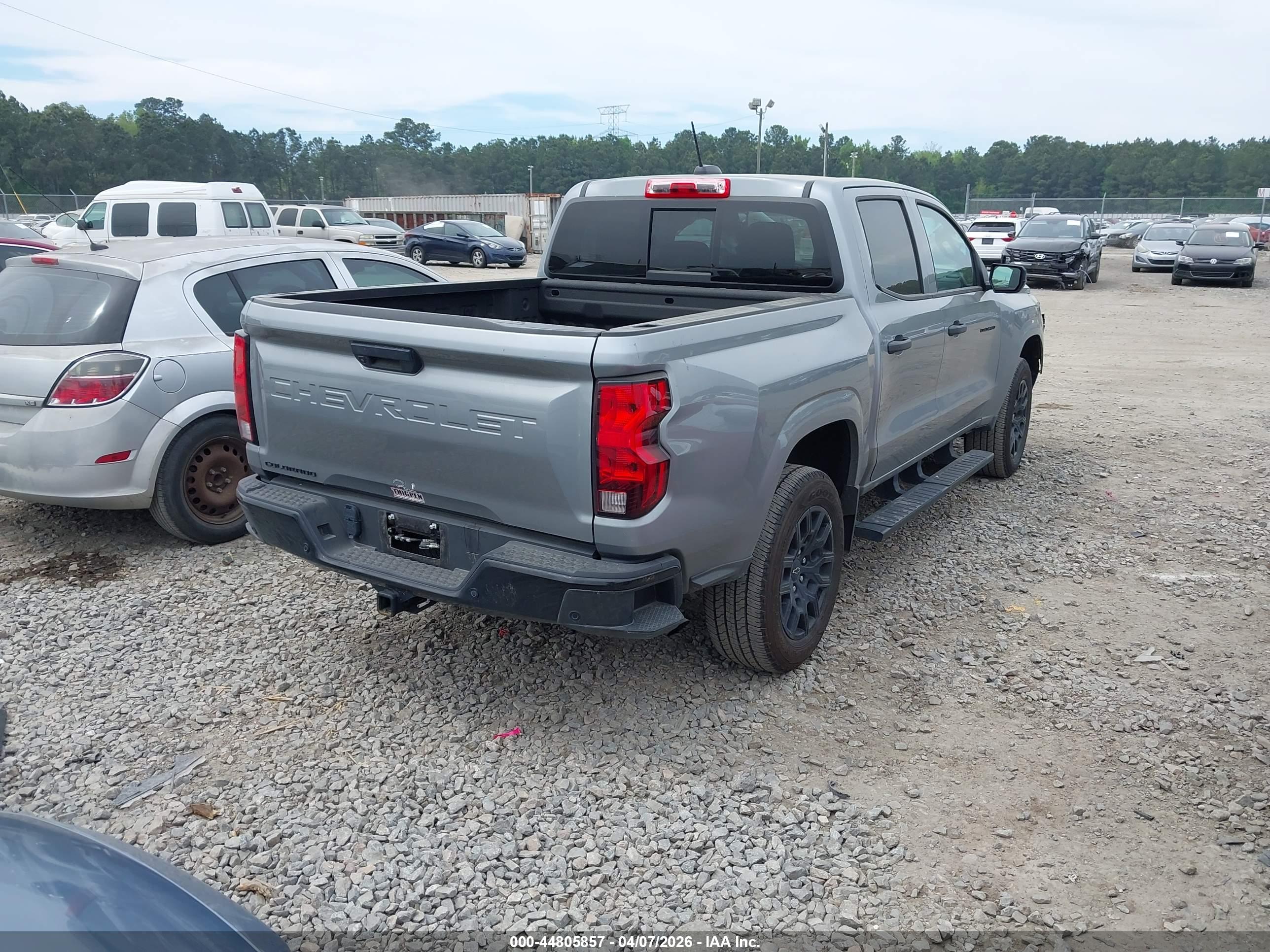 CHEVROLET COLORADO image 4