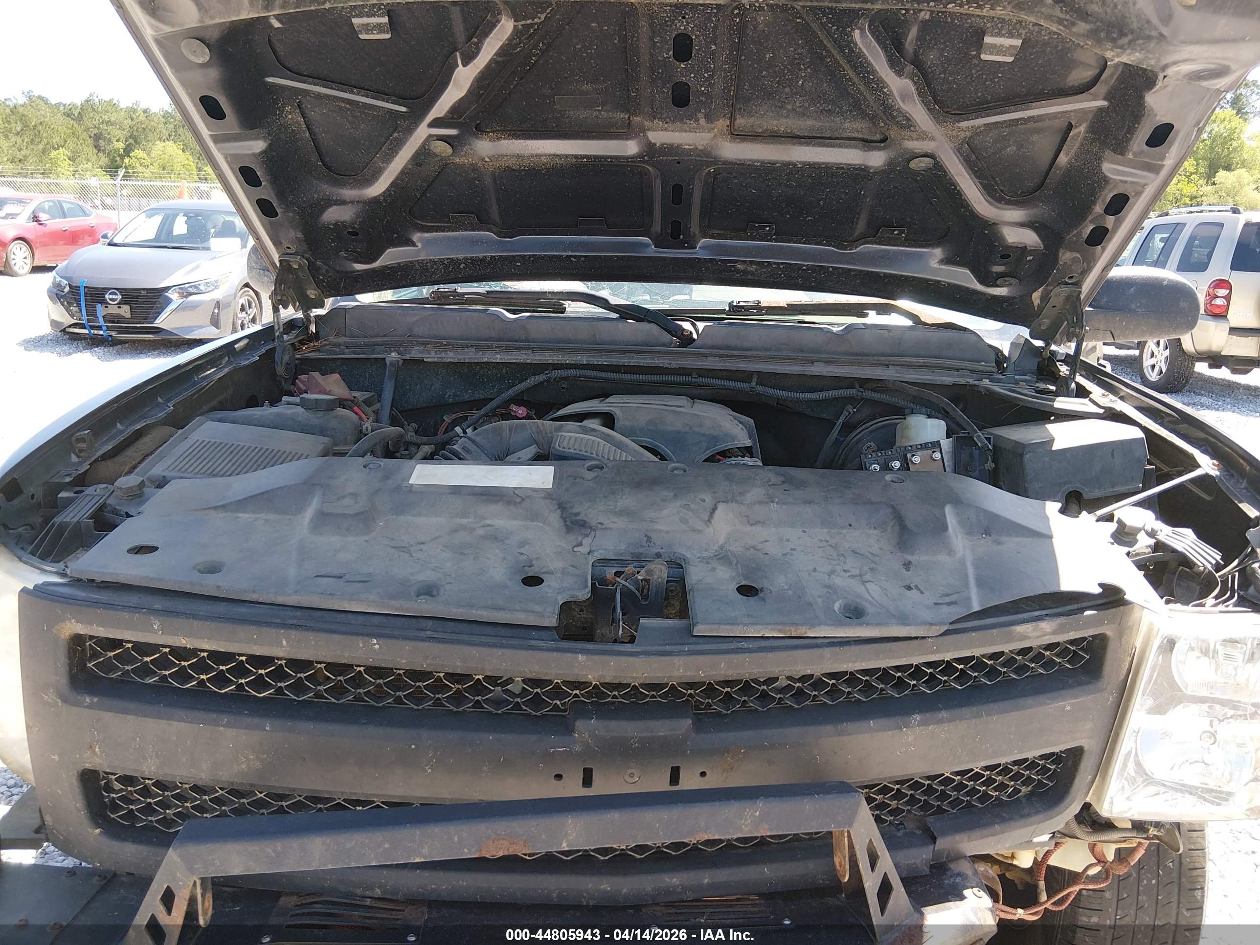 CHEVROLET SILVERADO image 10