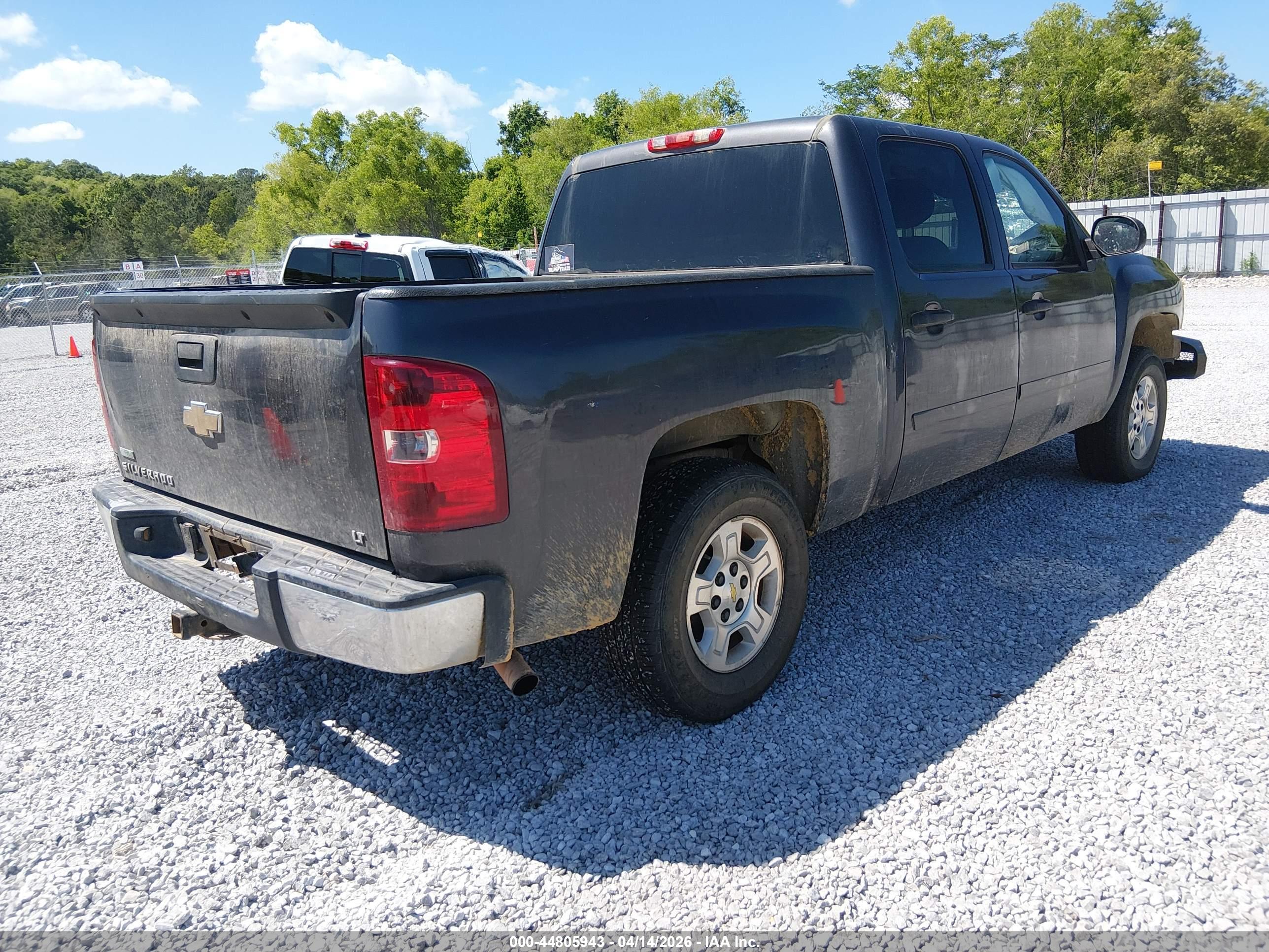 CHEVROLET SILVERADO image 4