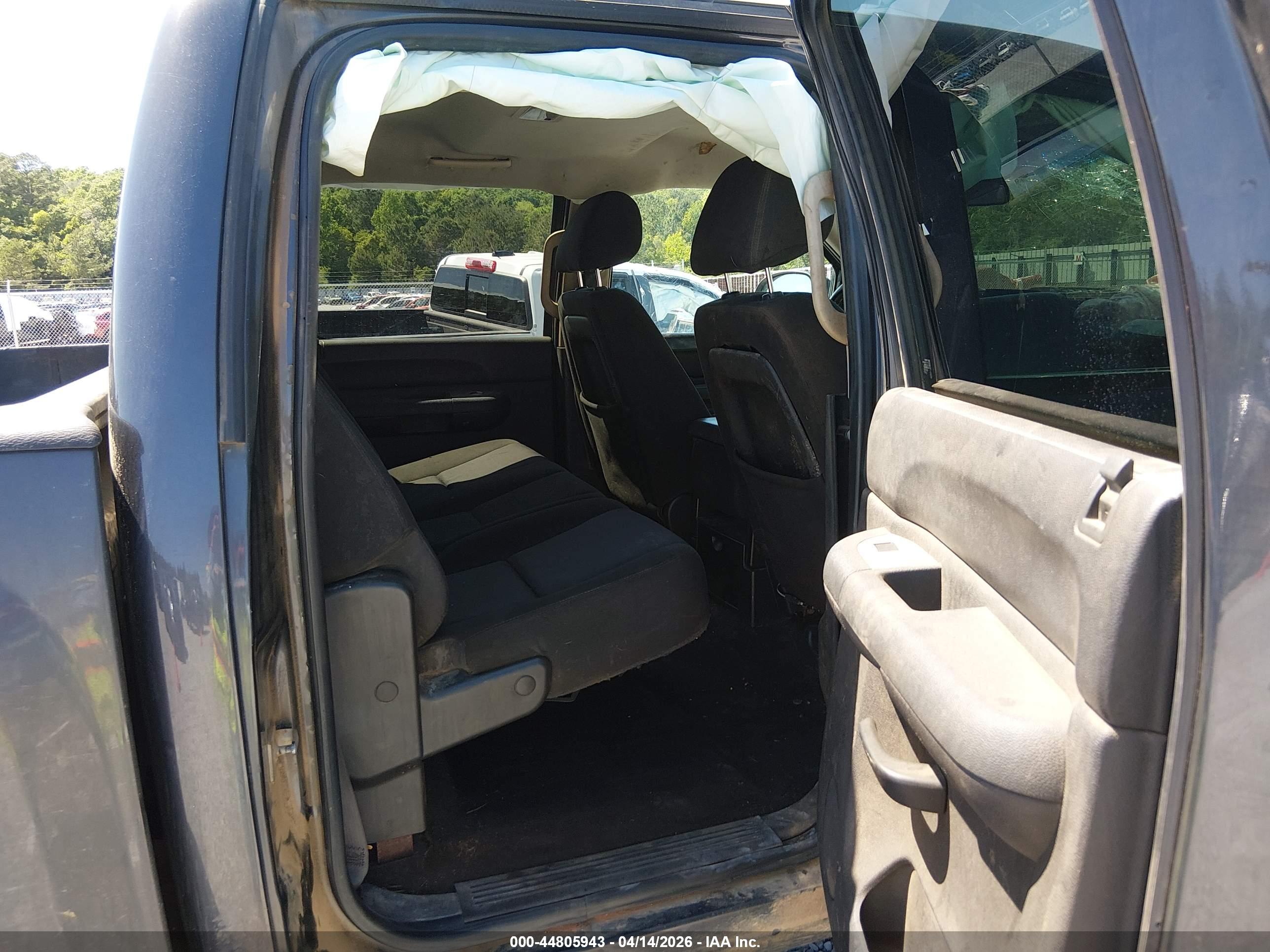 CHEVROLET SILVERADO image 8