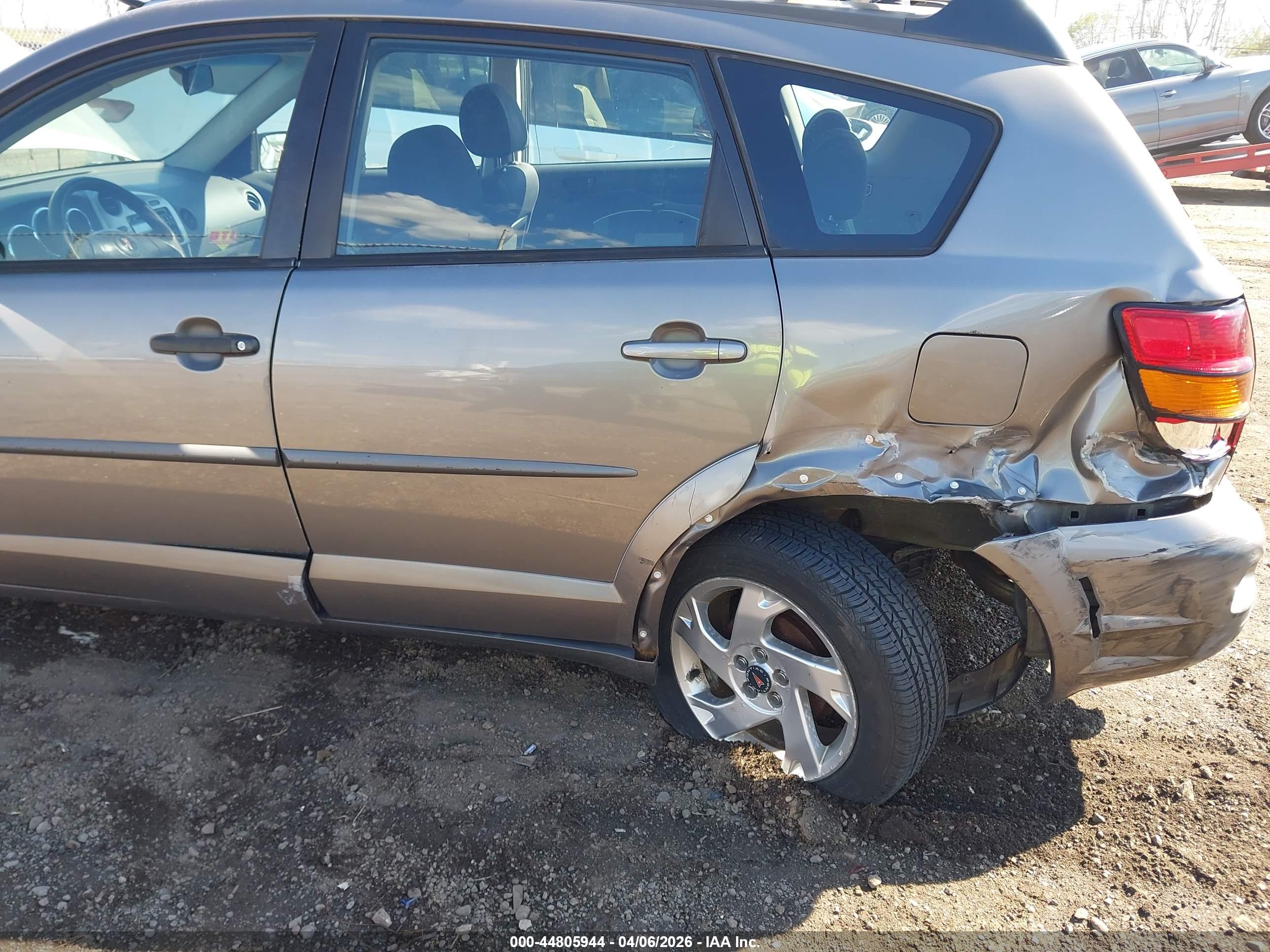 PONTIAC VIBE image 6