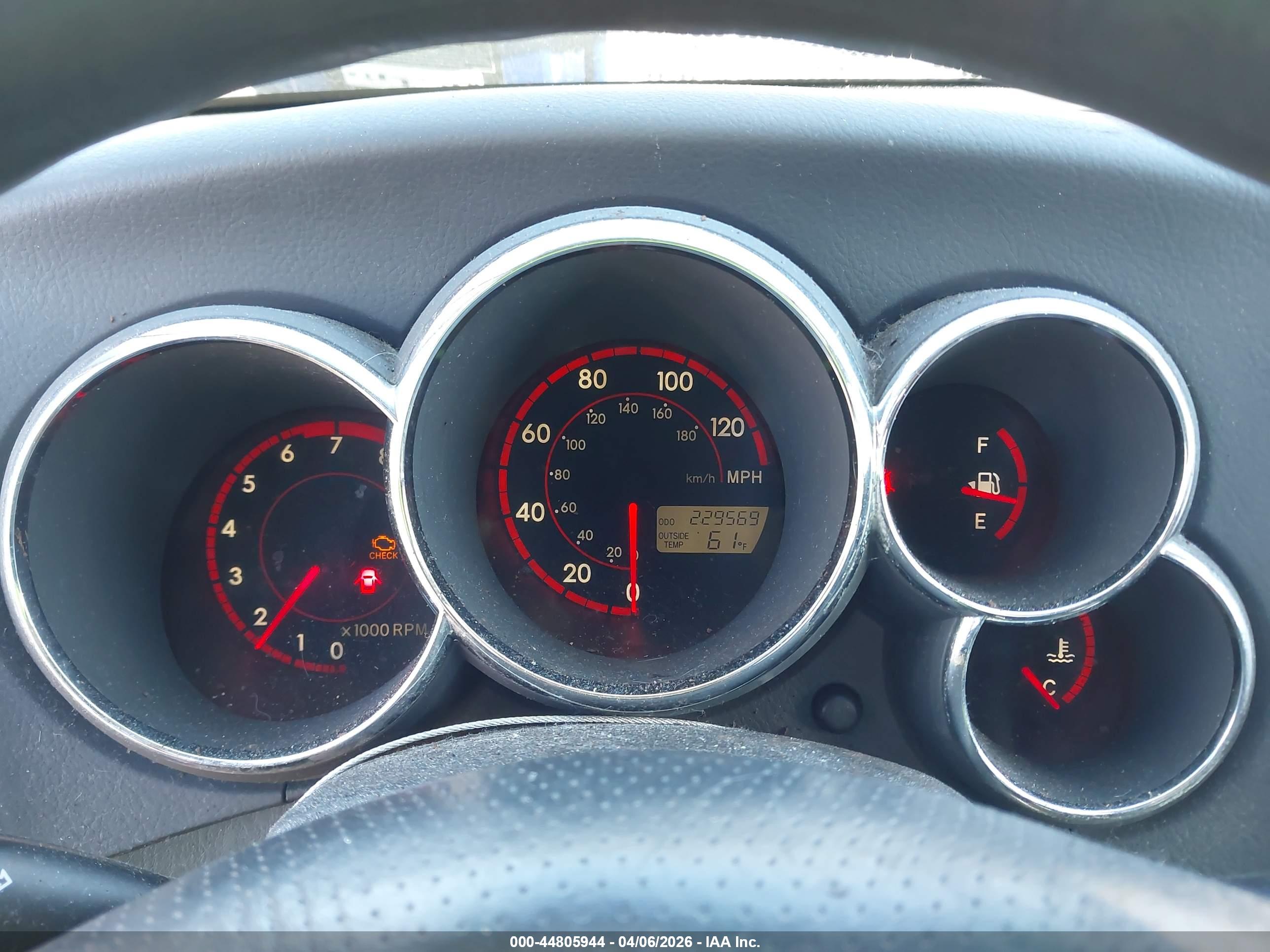 PONTIAC VIBE image 7