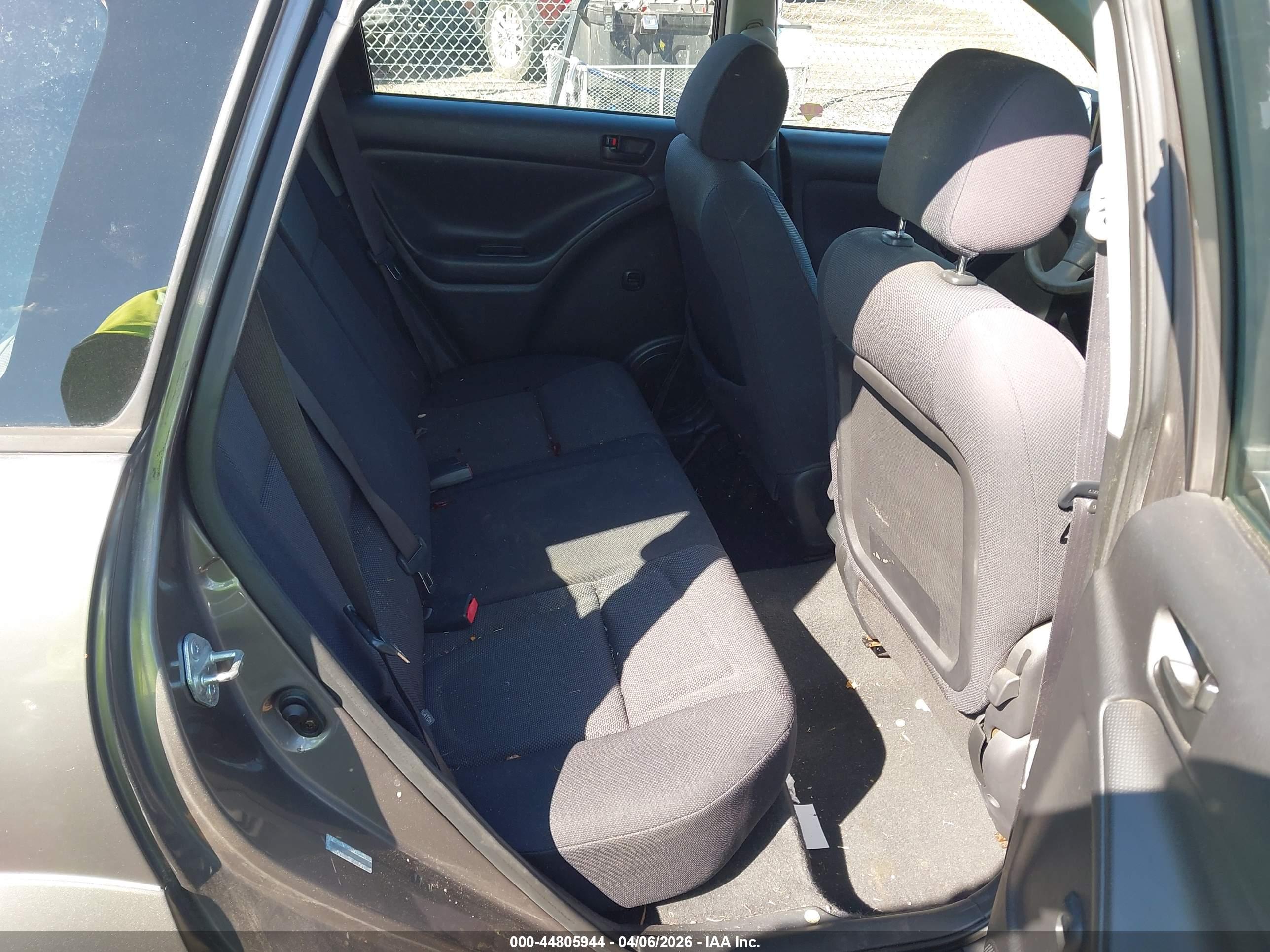 PONTIAC VIBE image 8