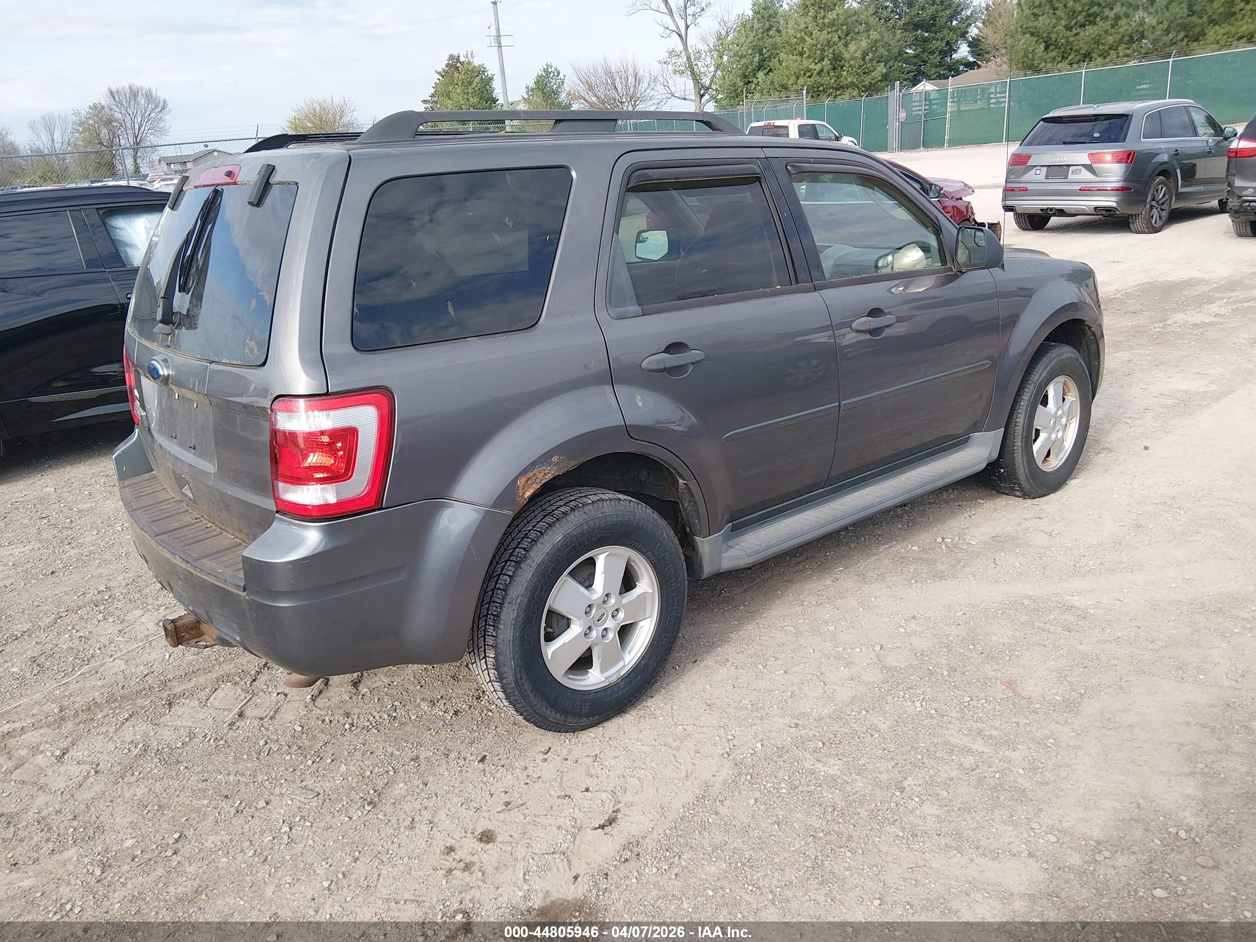 FORD ESCAPE image 4