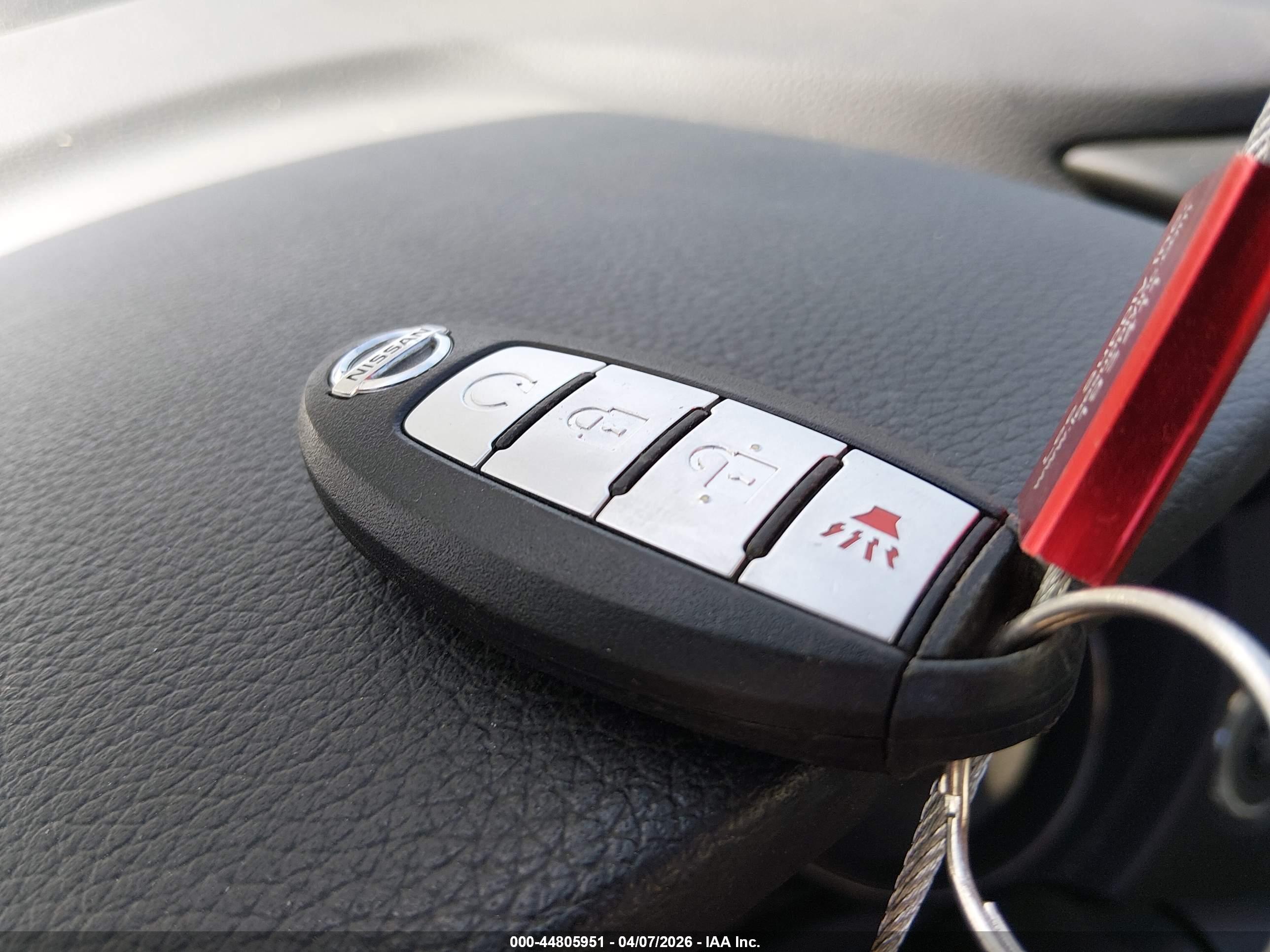 NISSAN ROGUE image 11