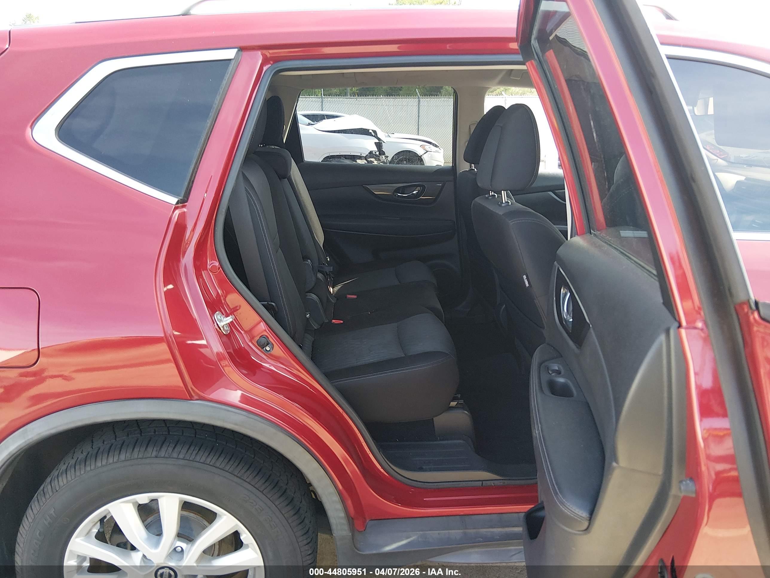 NISSAN ROGUE image 8
