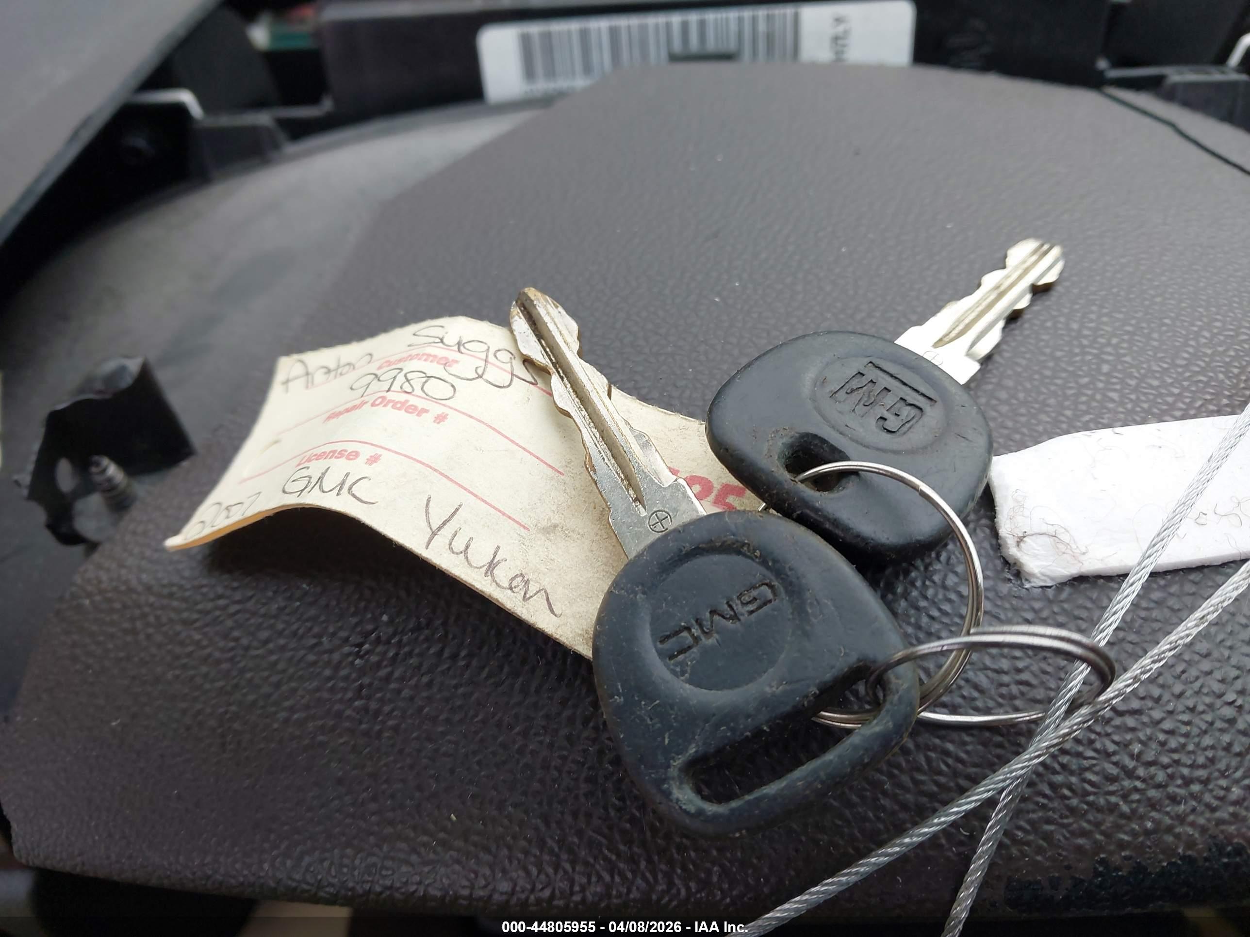 GMC YUKON image 11