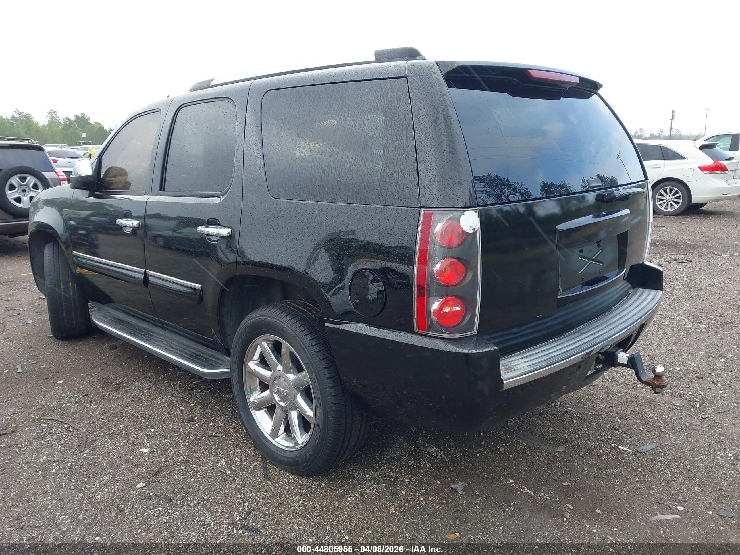 GMC YUKON image 3