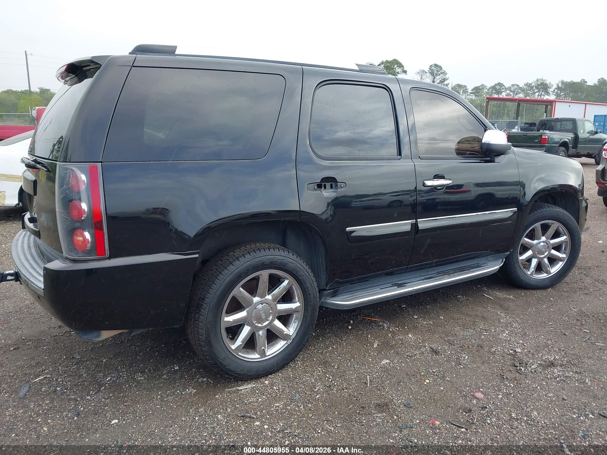 GMC YUKON image 4