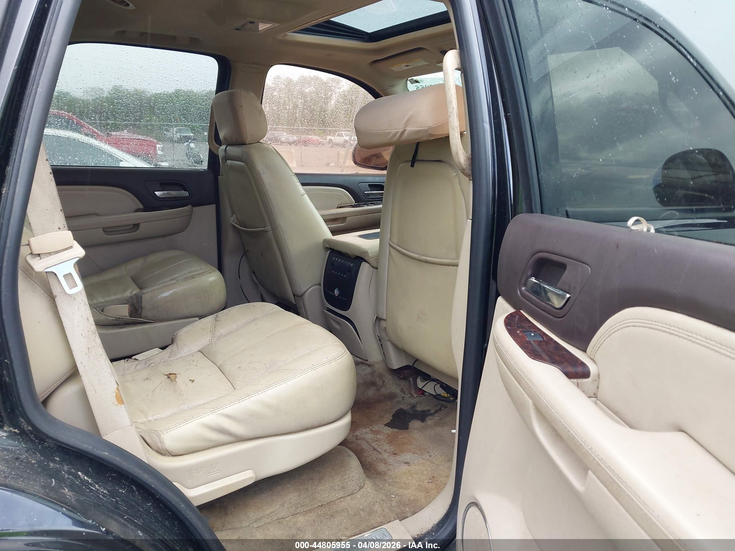 GMC YUKON image 8