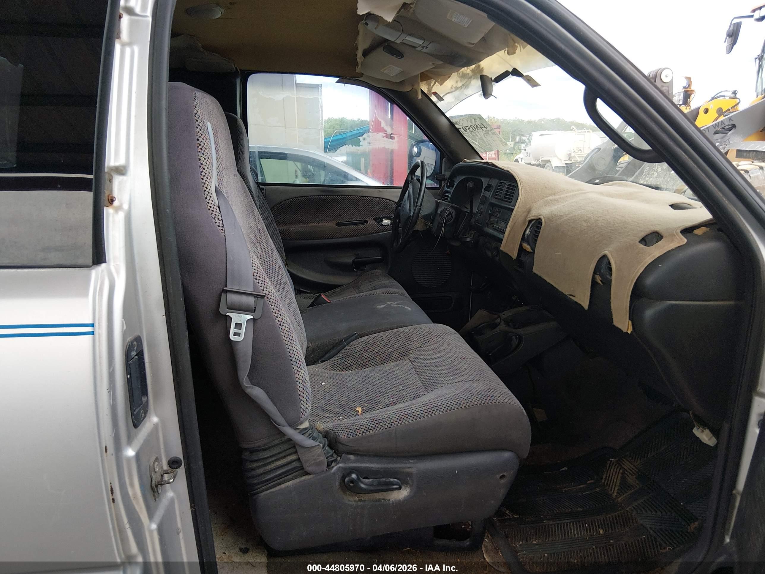 DODGE RAM image 5