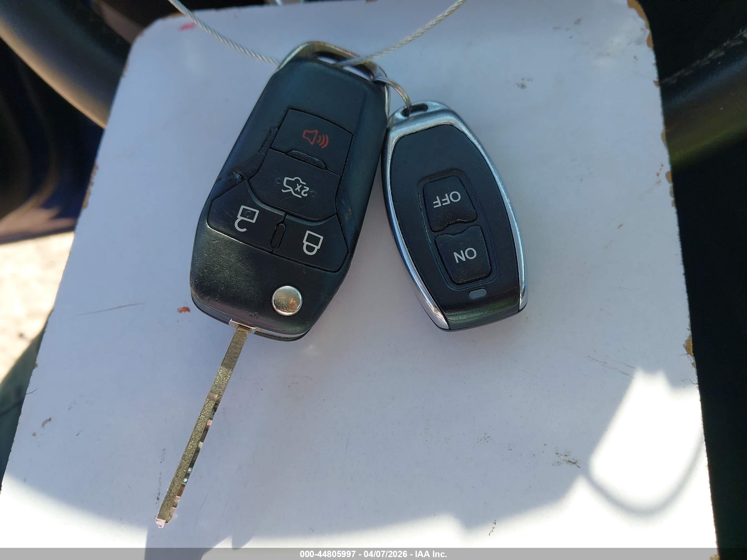 FORD FUSION image 11