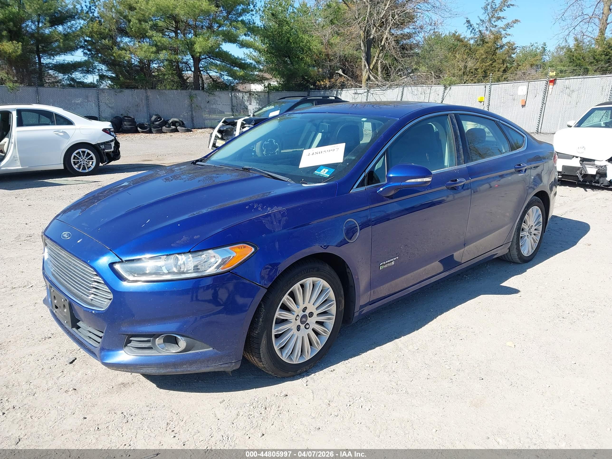 FORD FUSION image 2