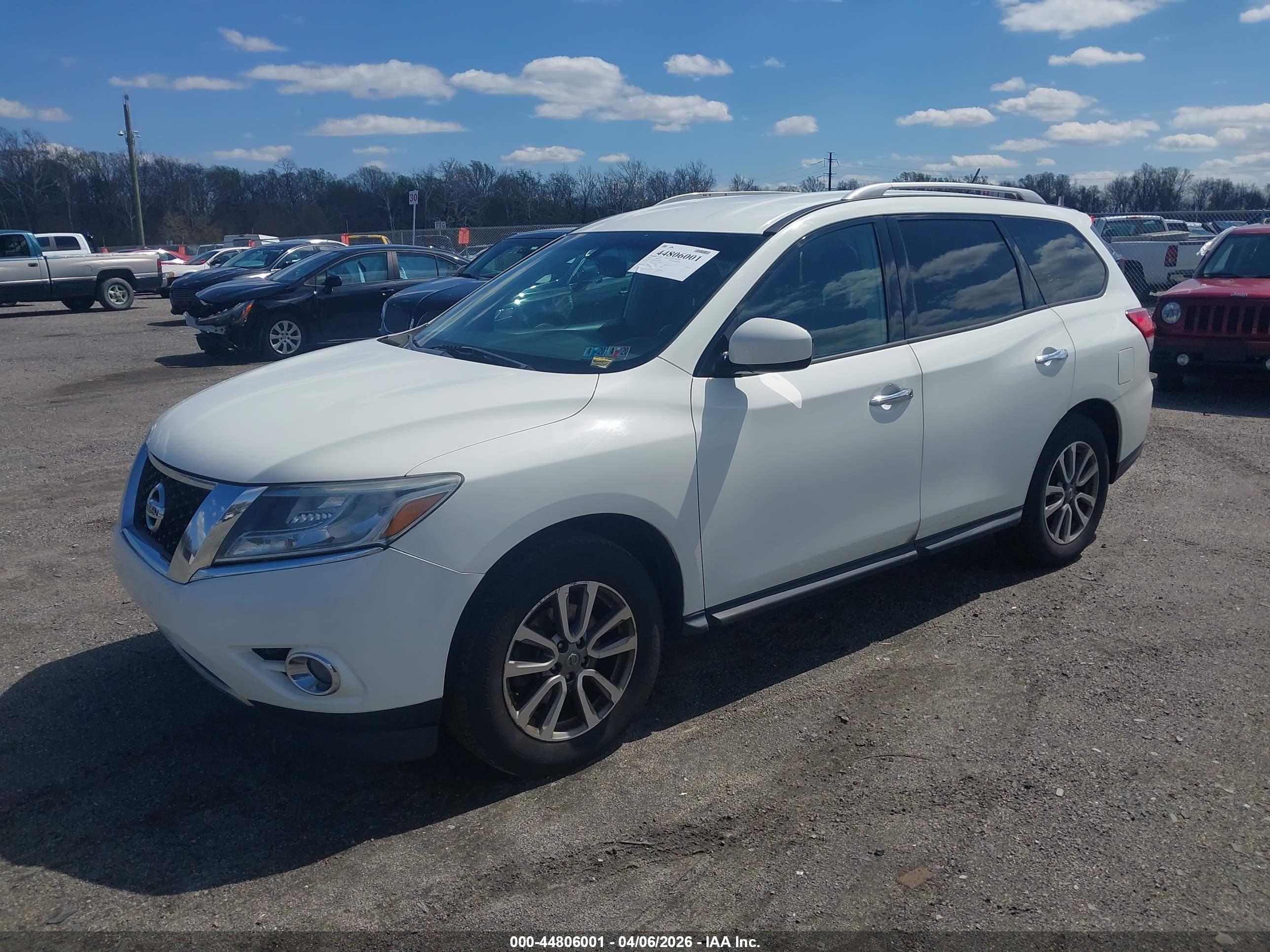 NISSAN PATHFINDER image 2